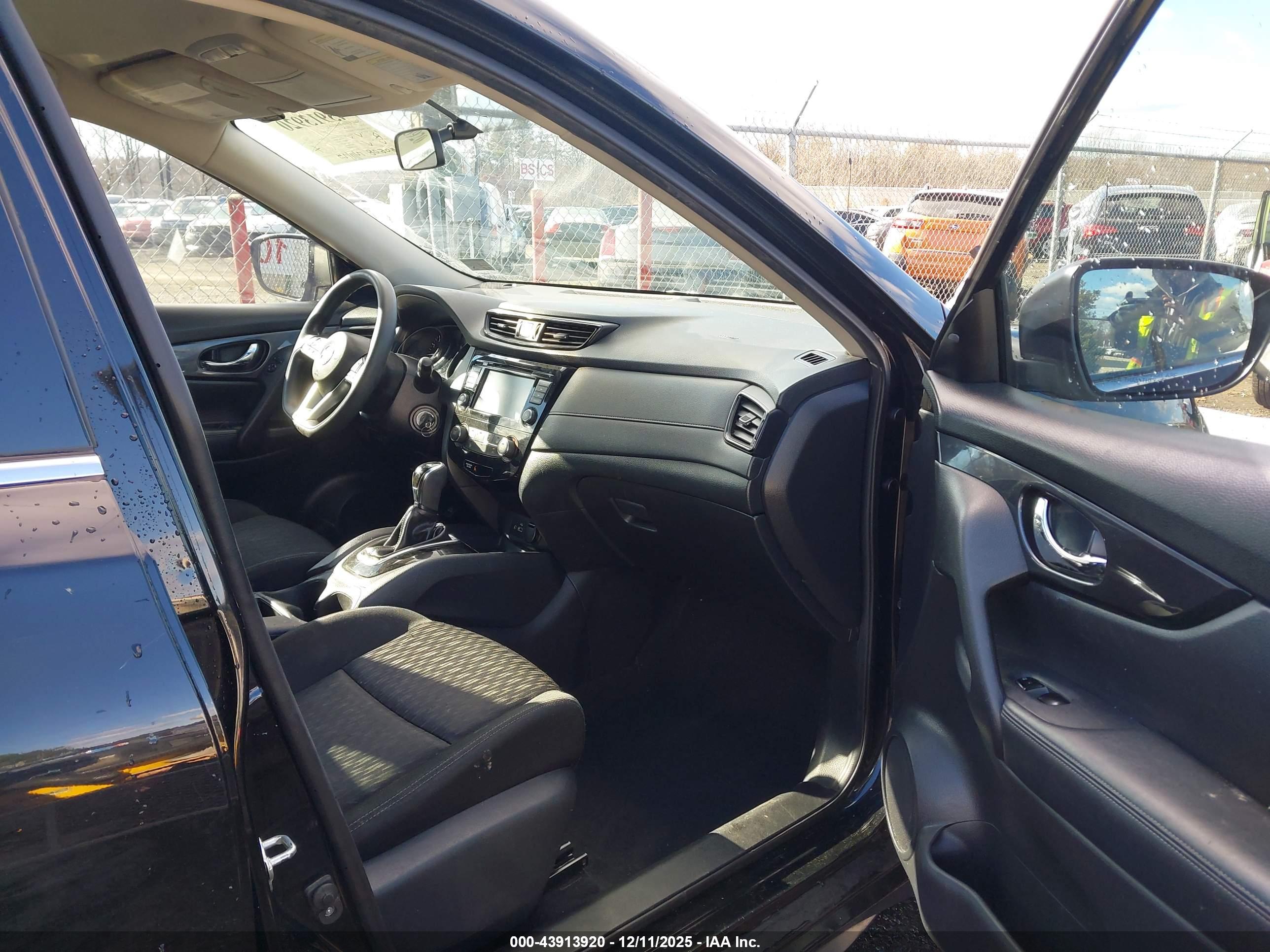 NISSAN ROGUE image 5