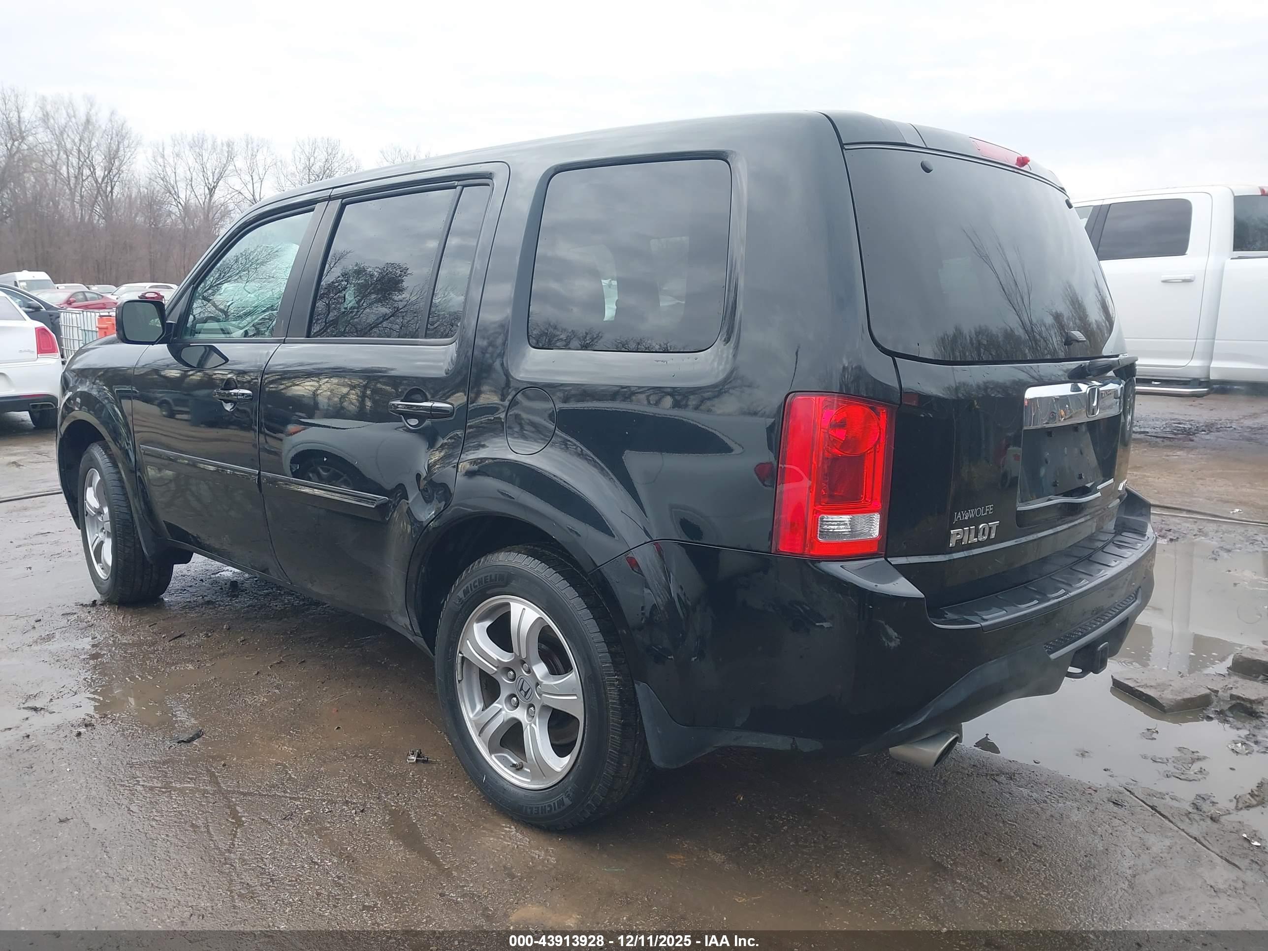 HONDA PILOT image 3