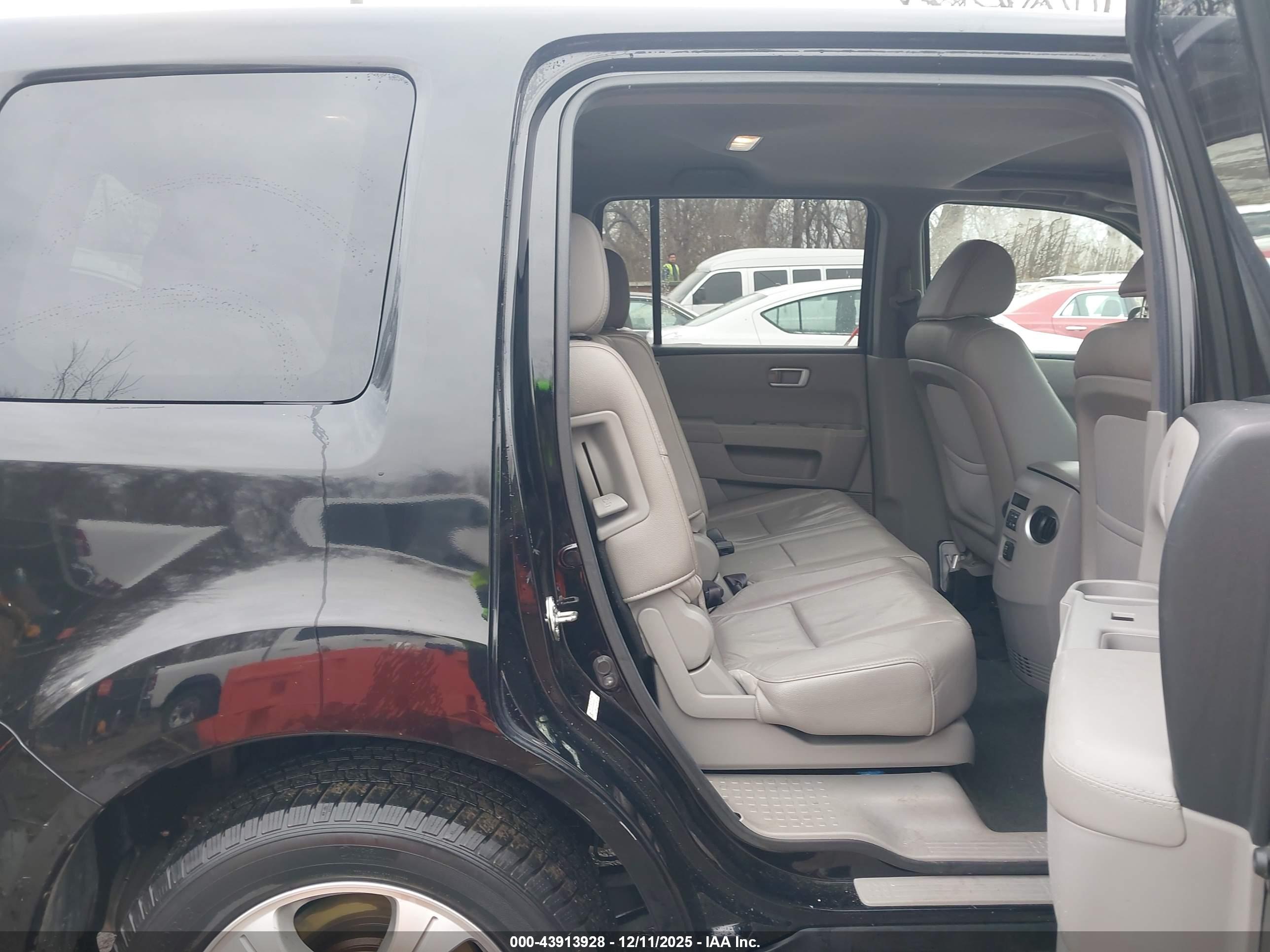 HONDA PILOT image 8