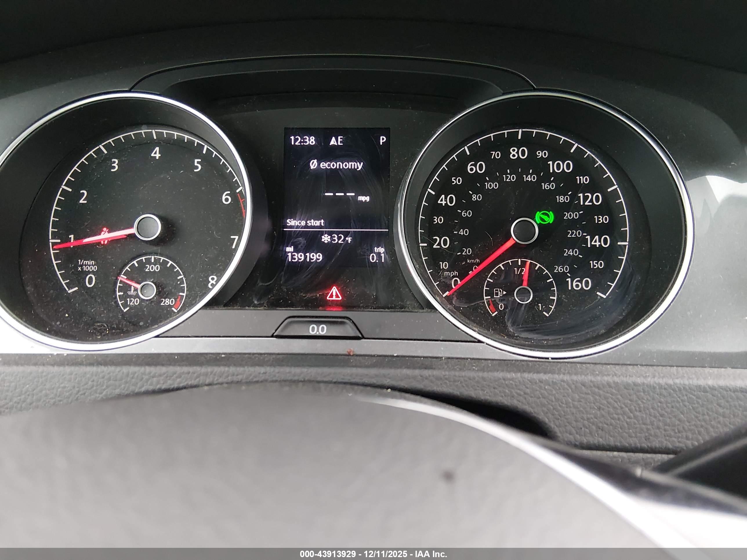VOLKSWAGEN GOLF image 7