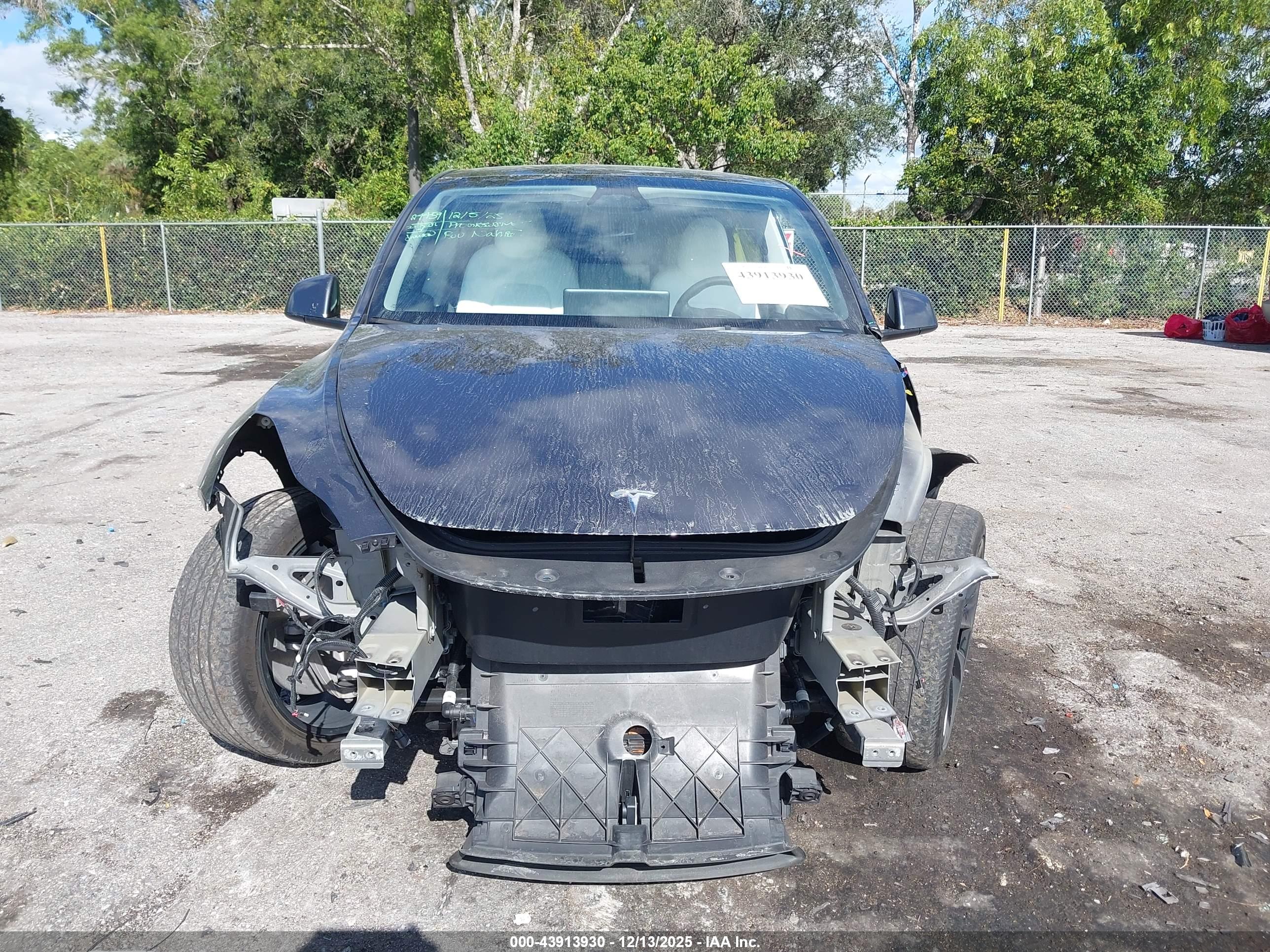 TESLA MODEL image 6