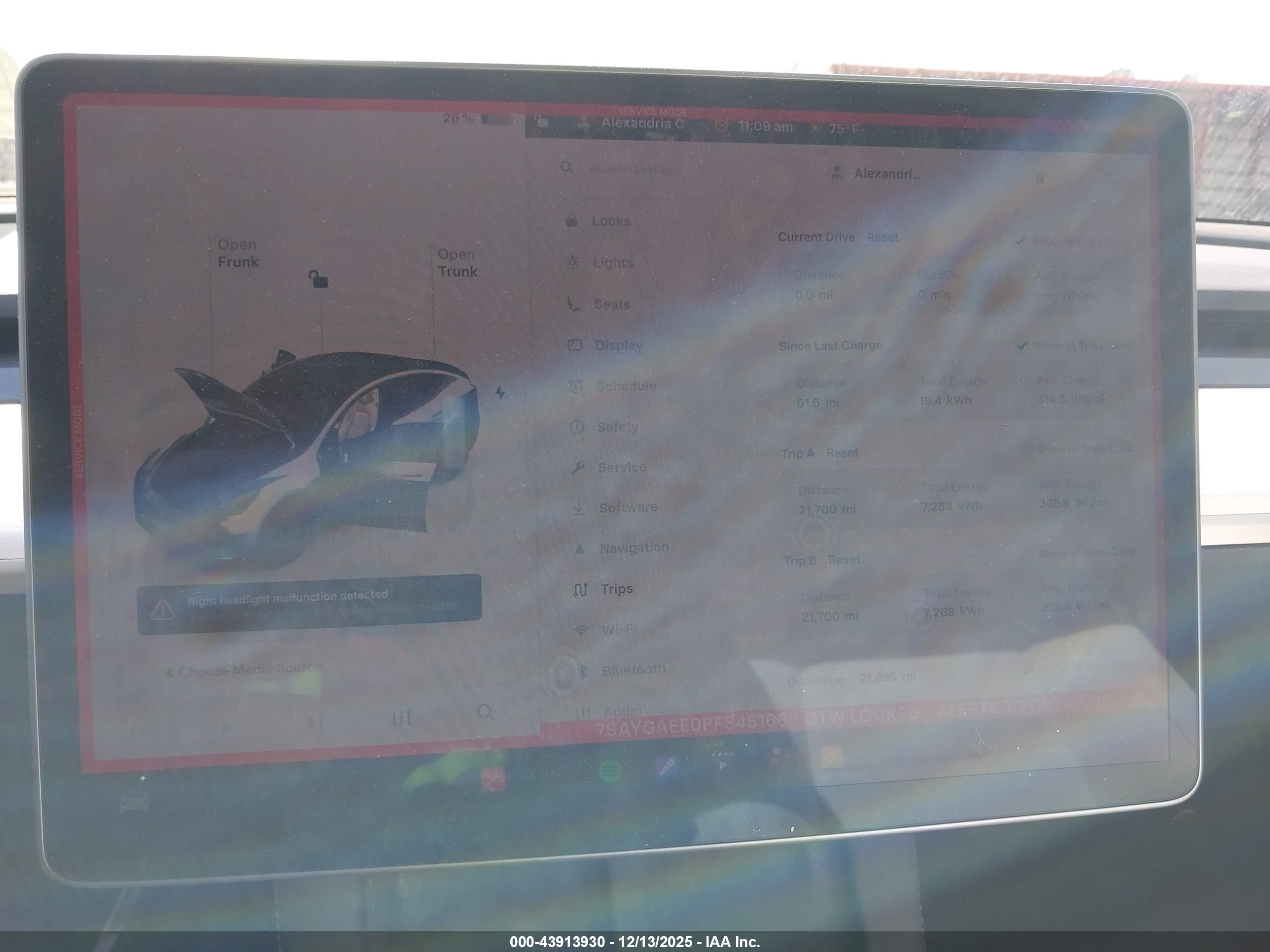 TESLA MODEL image 7