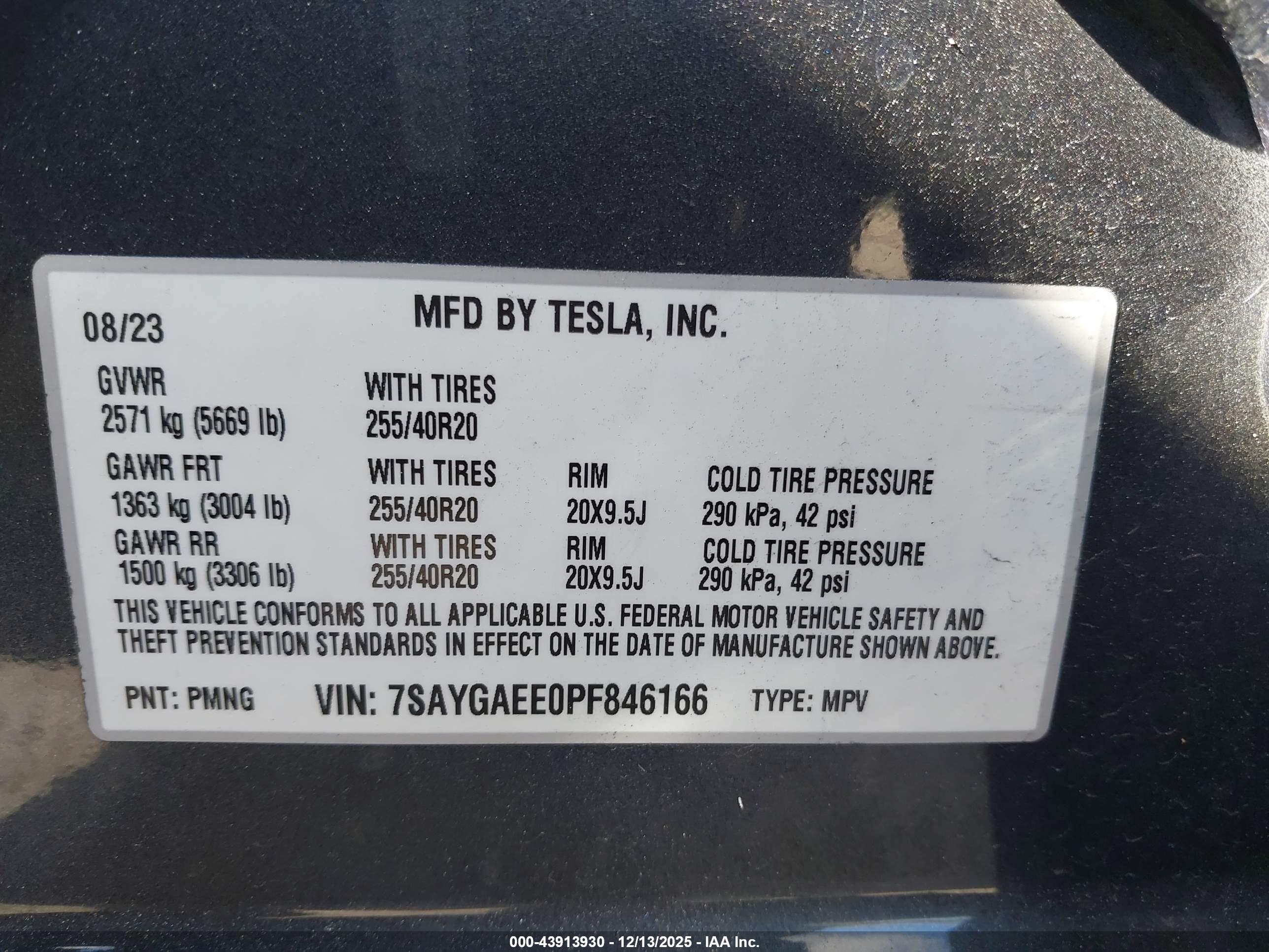 TESLA MODEL image 9