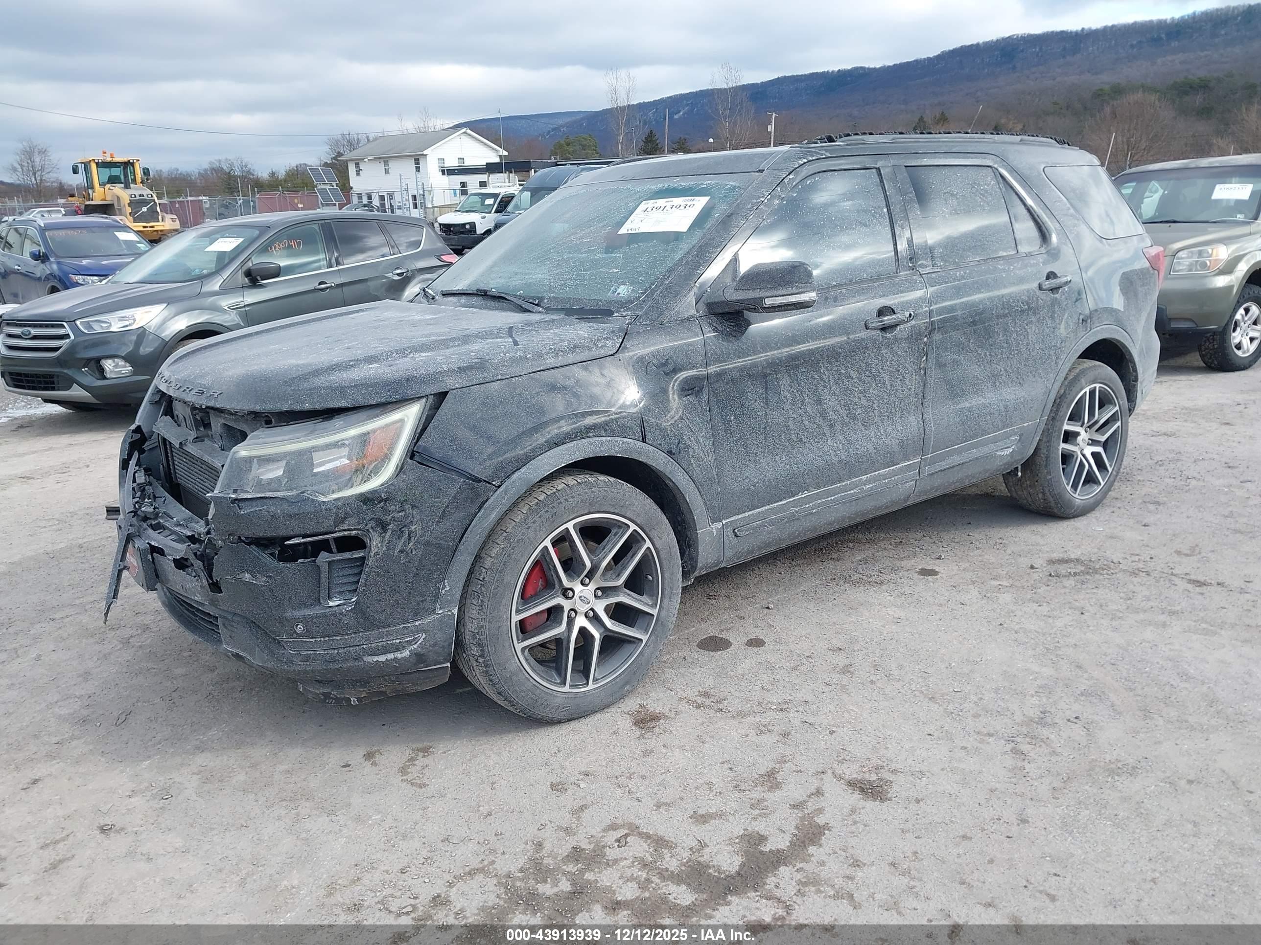 FORD EXPLORER image 2