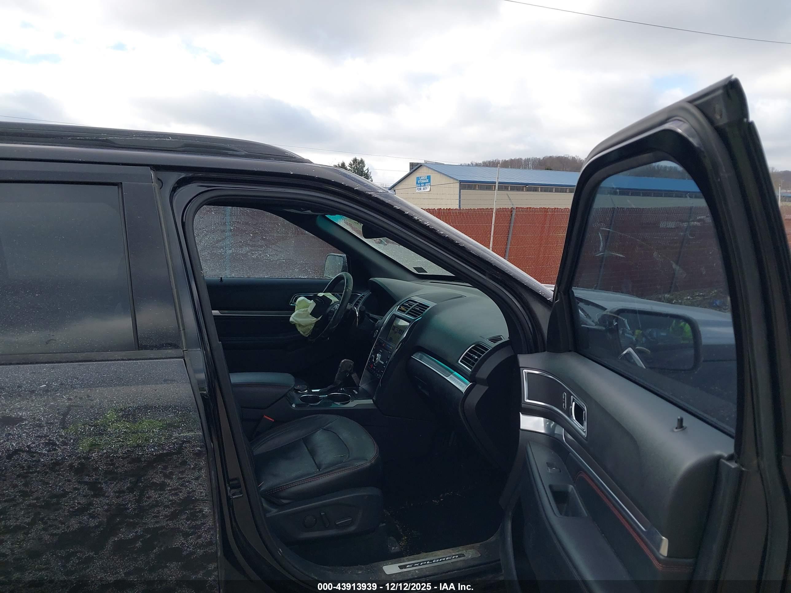 FORD EXPLORER image 5