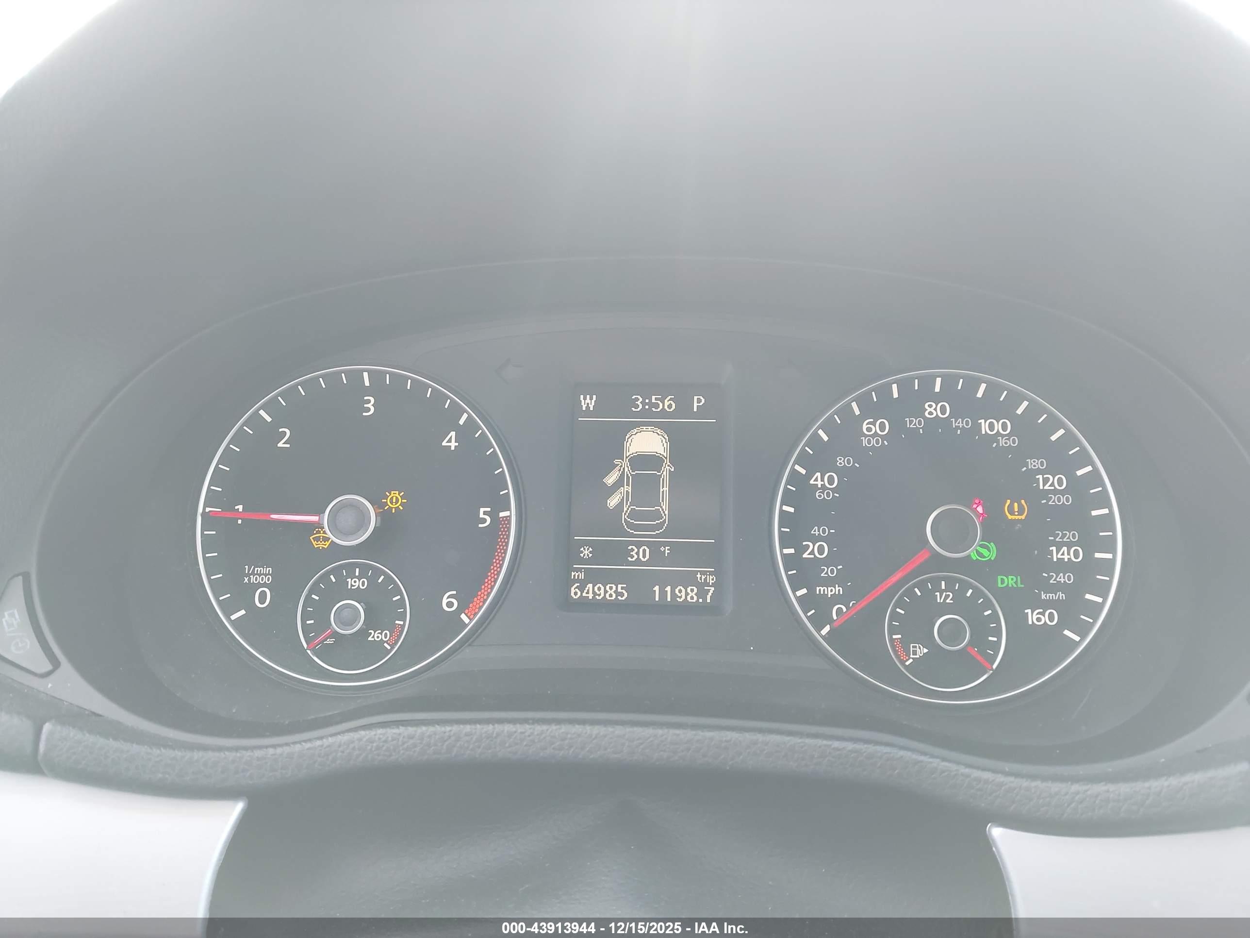 VOLKSWAGEN PASSAT image 7