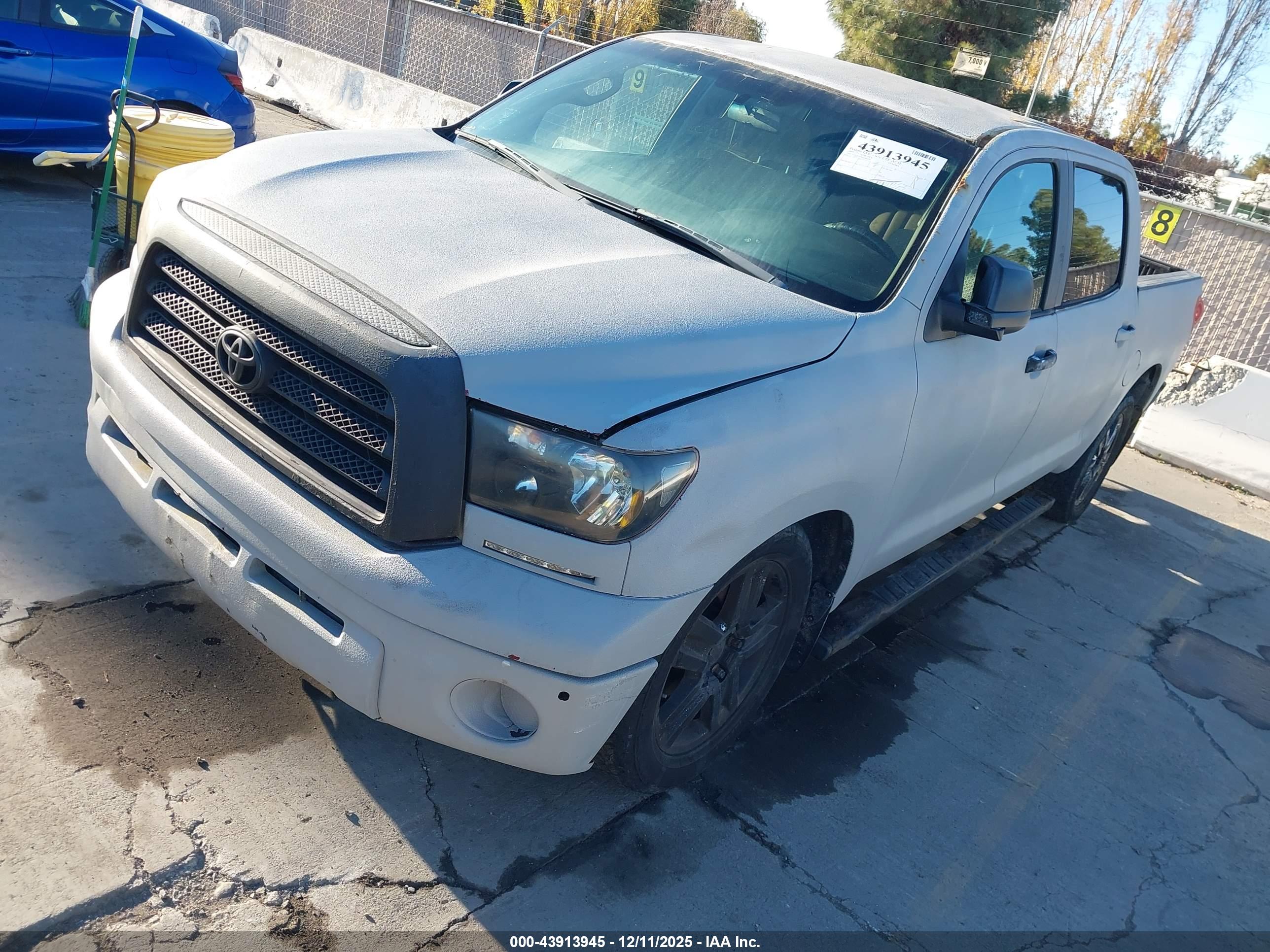 TOYOTA TUNDRA image 2