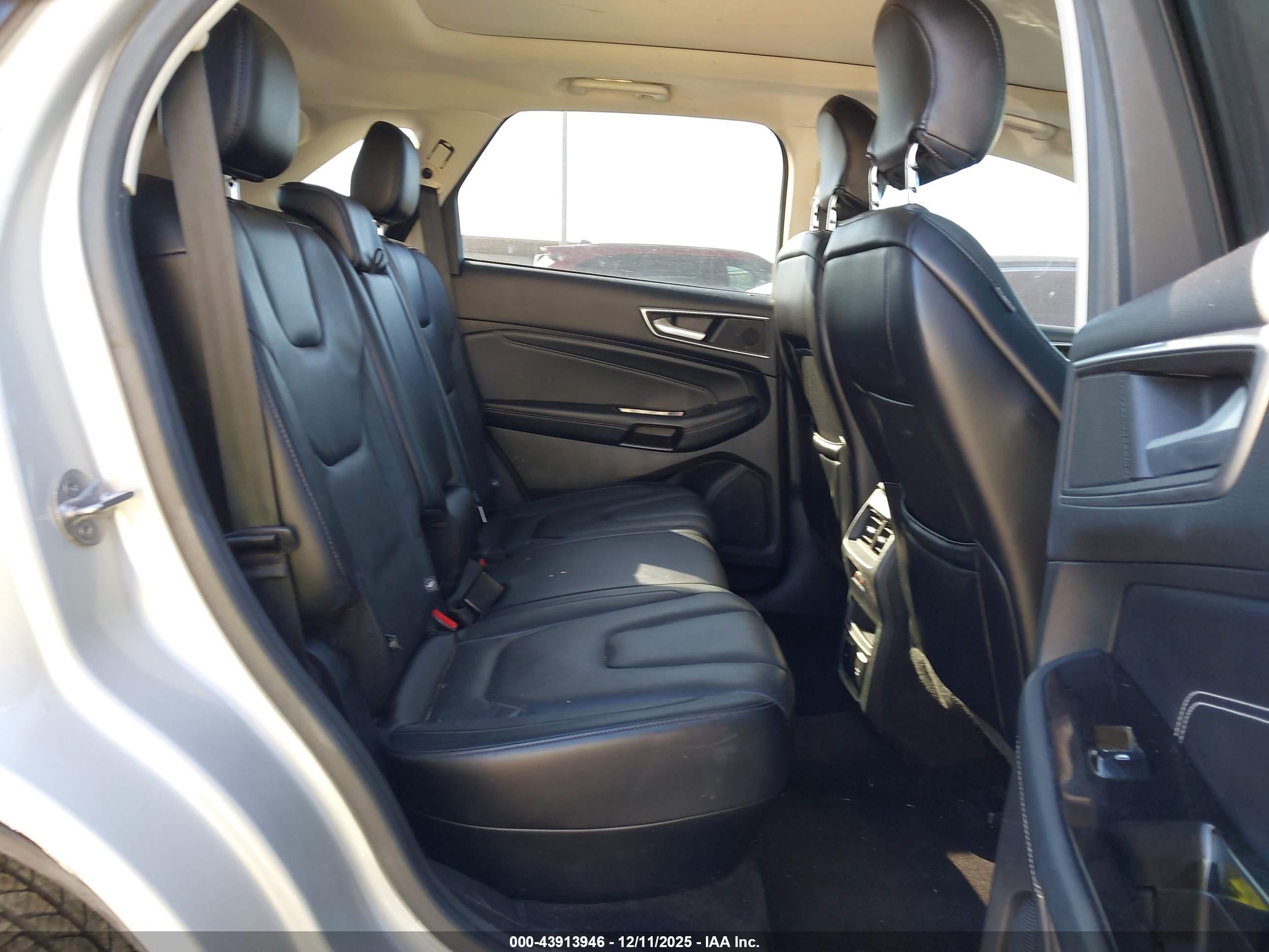 FORD EDGE image 8