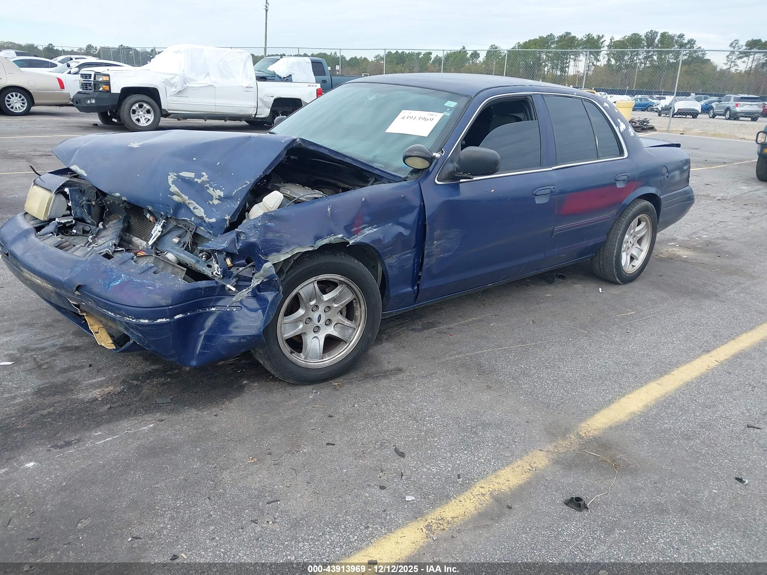 FORD CROWN image 2