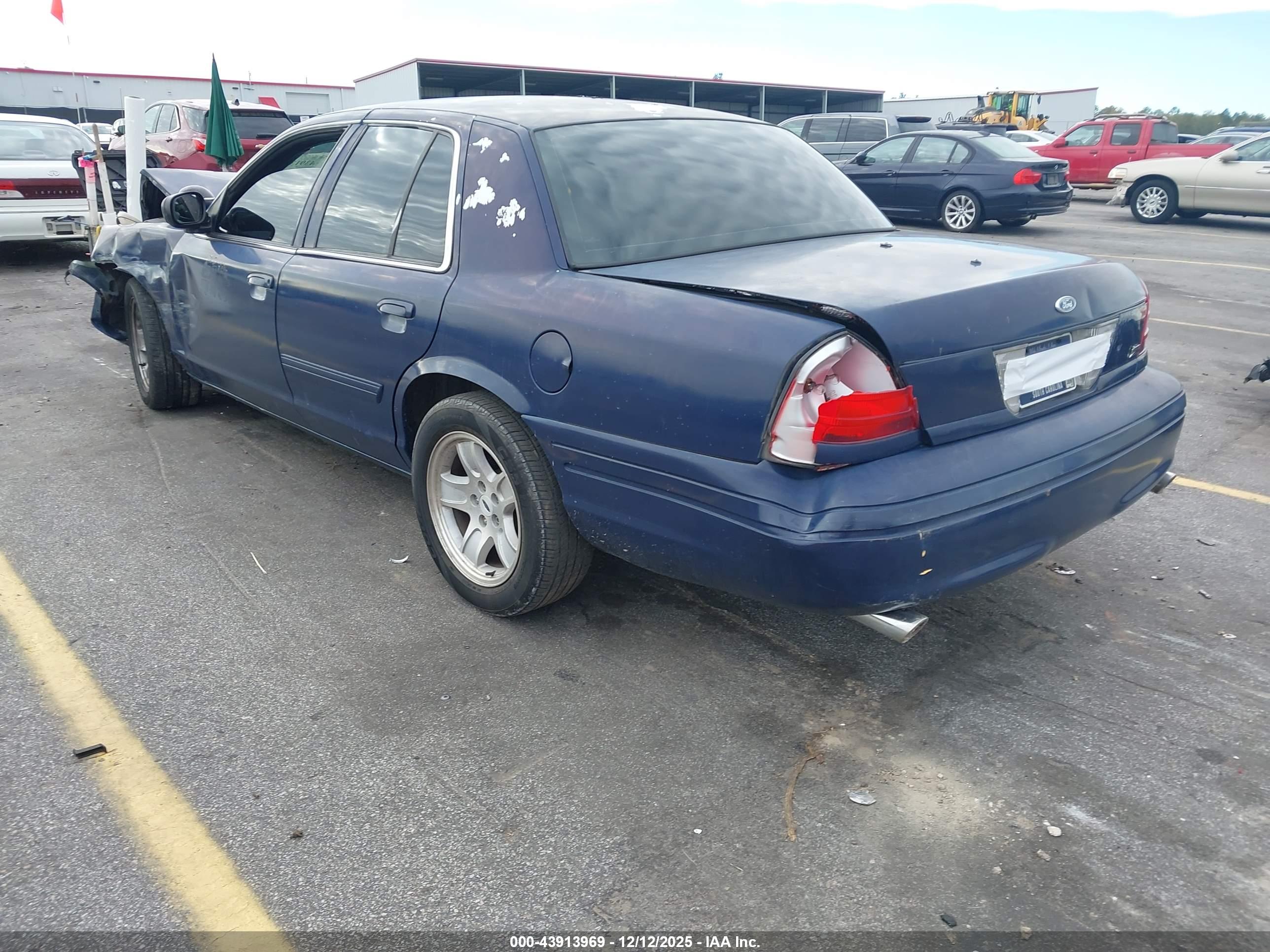 FORD CROWN image 3