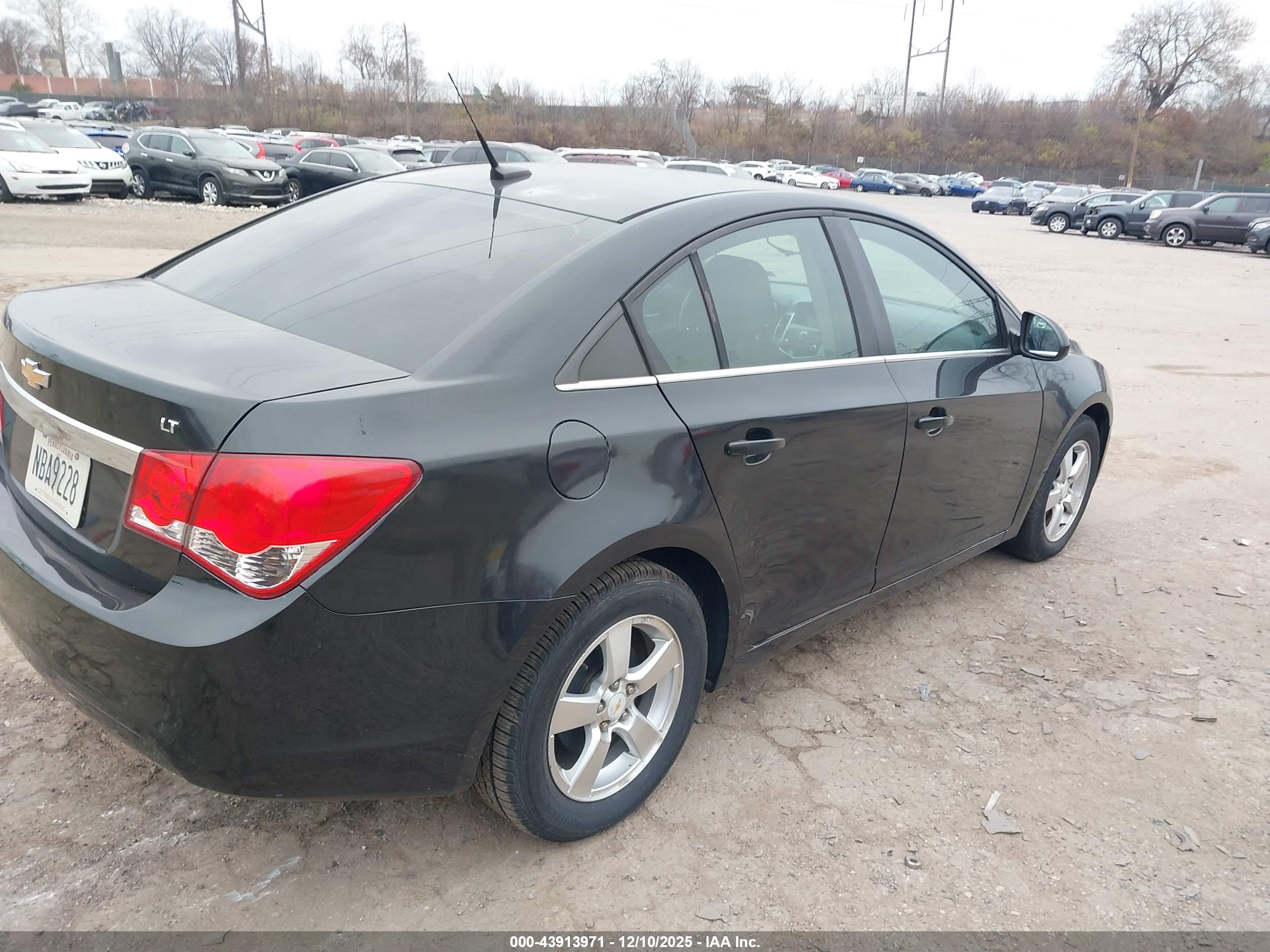 CHEVROLET CRUZE image 4