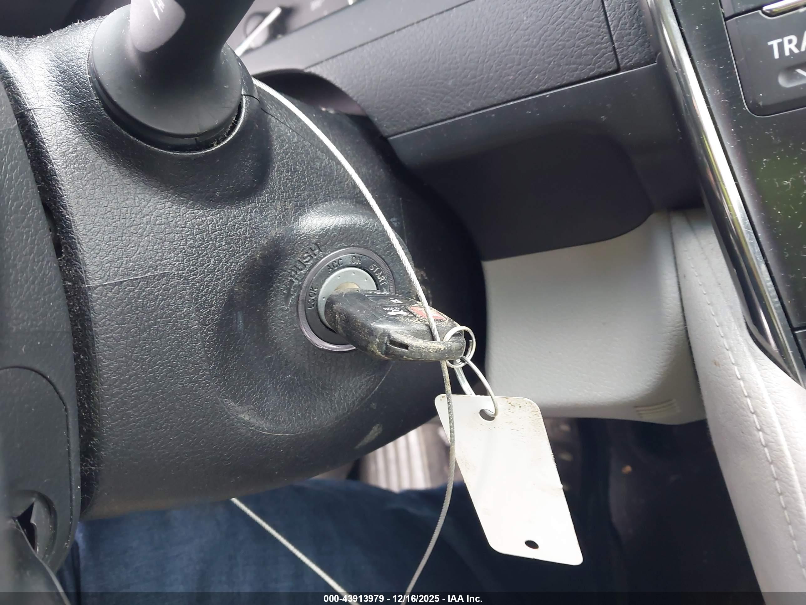 TOYOTA CAMRY image 11