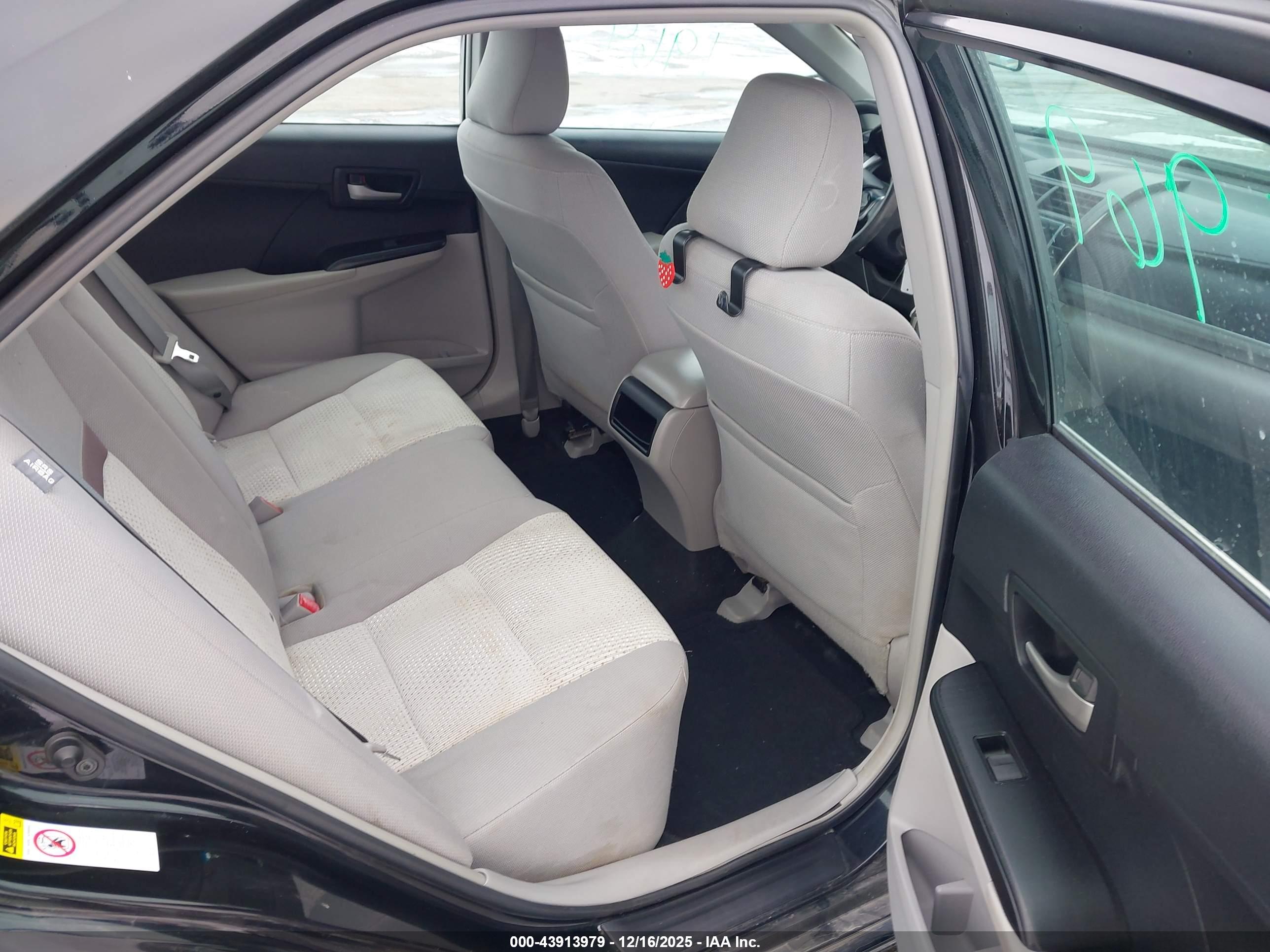 TOYOTA CAMRY image 8