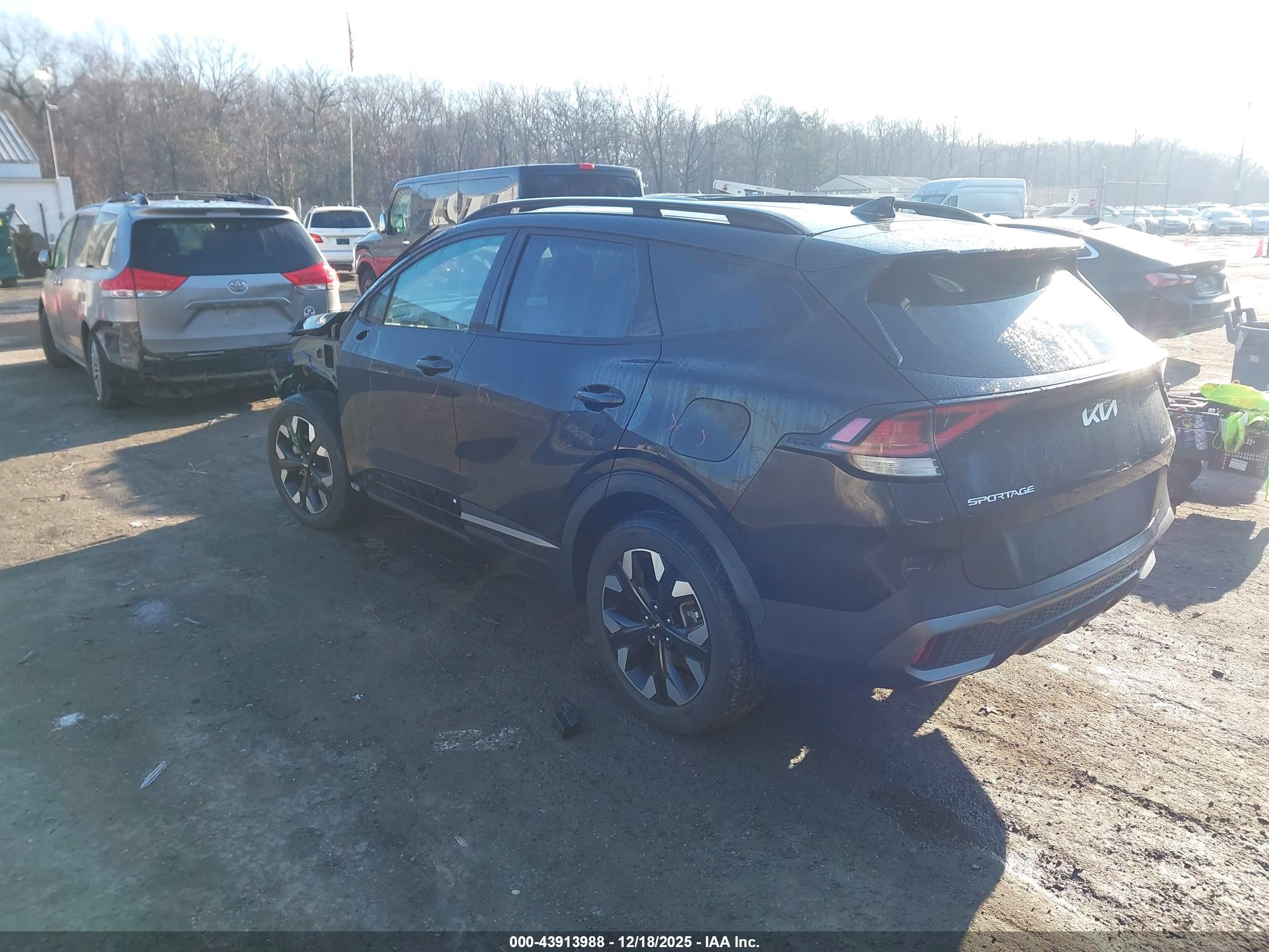 KIA SPORTAGE image 3