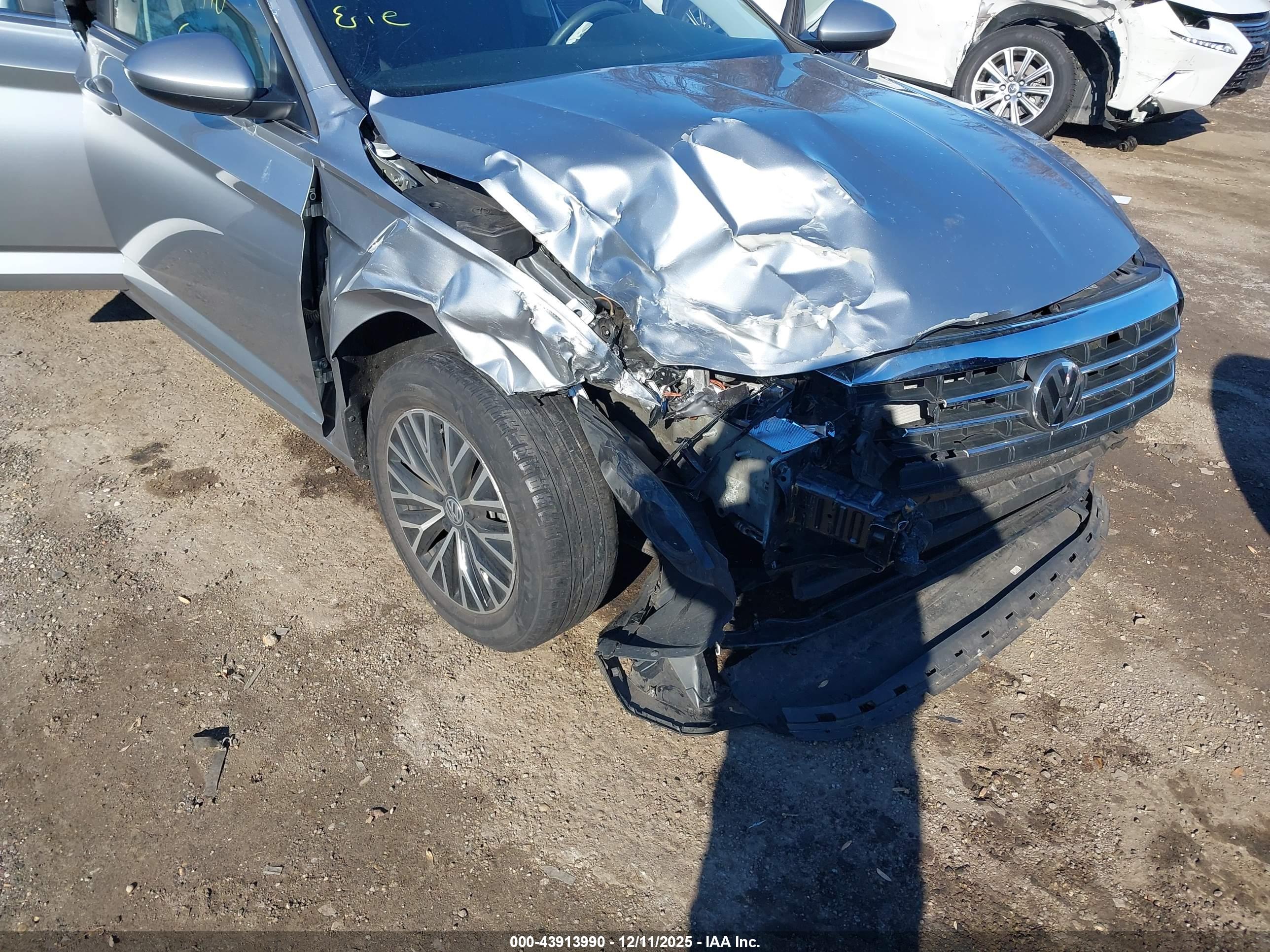 VOLKSWAGEN JETTA image 6