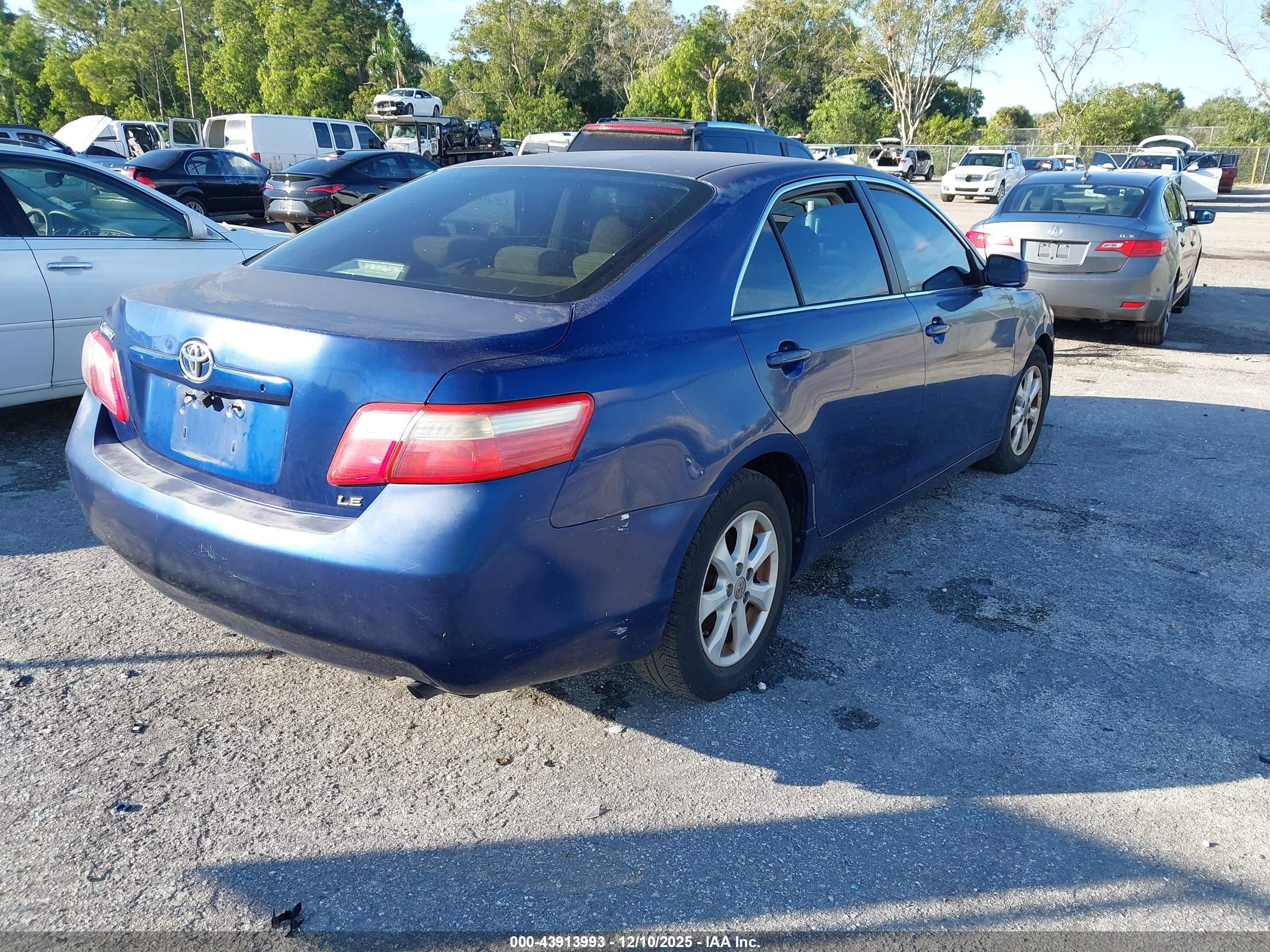 TOYOTA CAMRY image 4