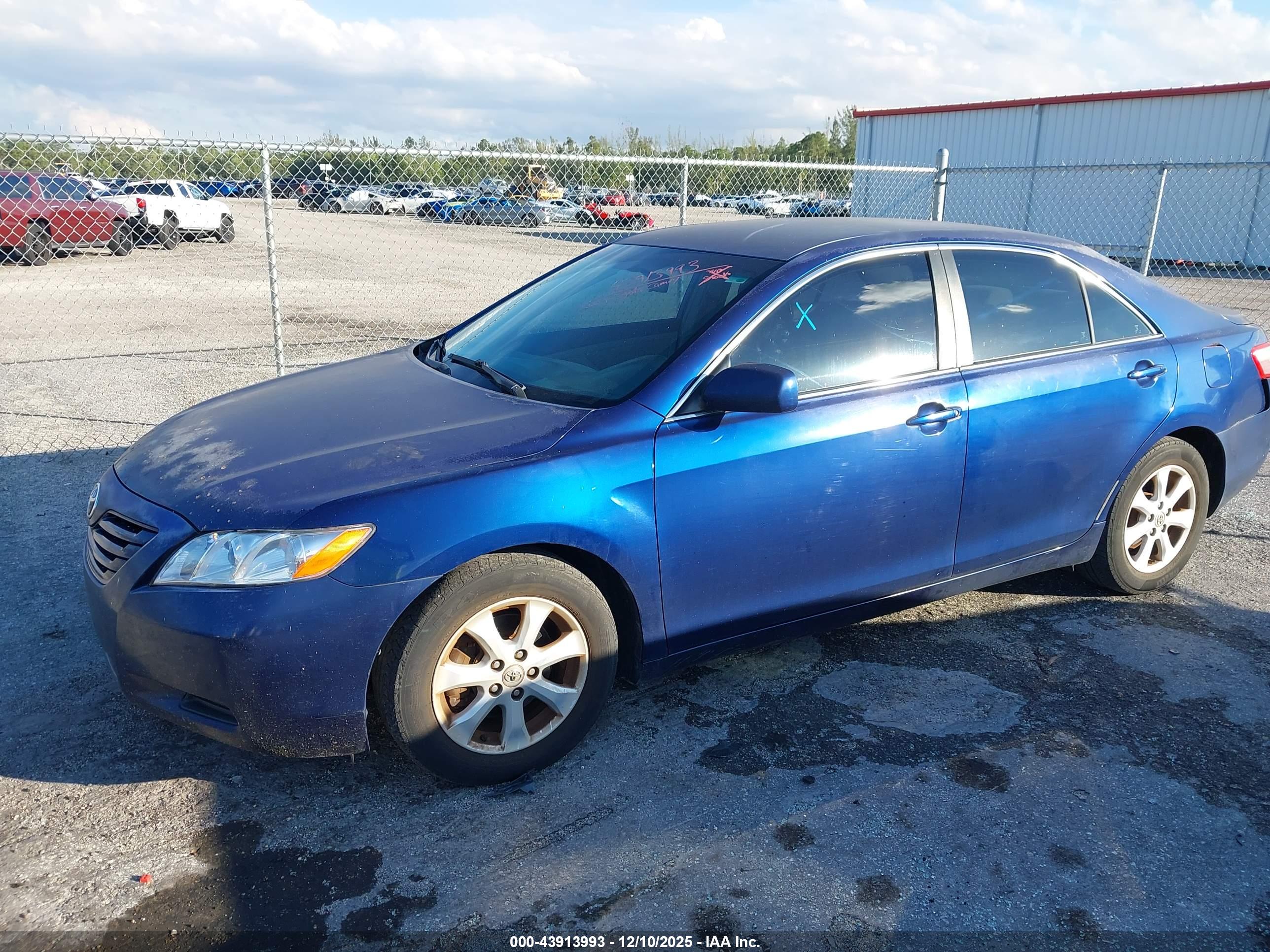 TOYOTA CAMRY image 6