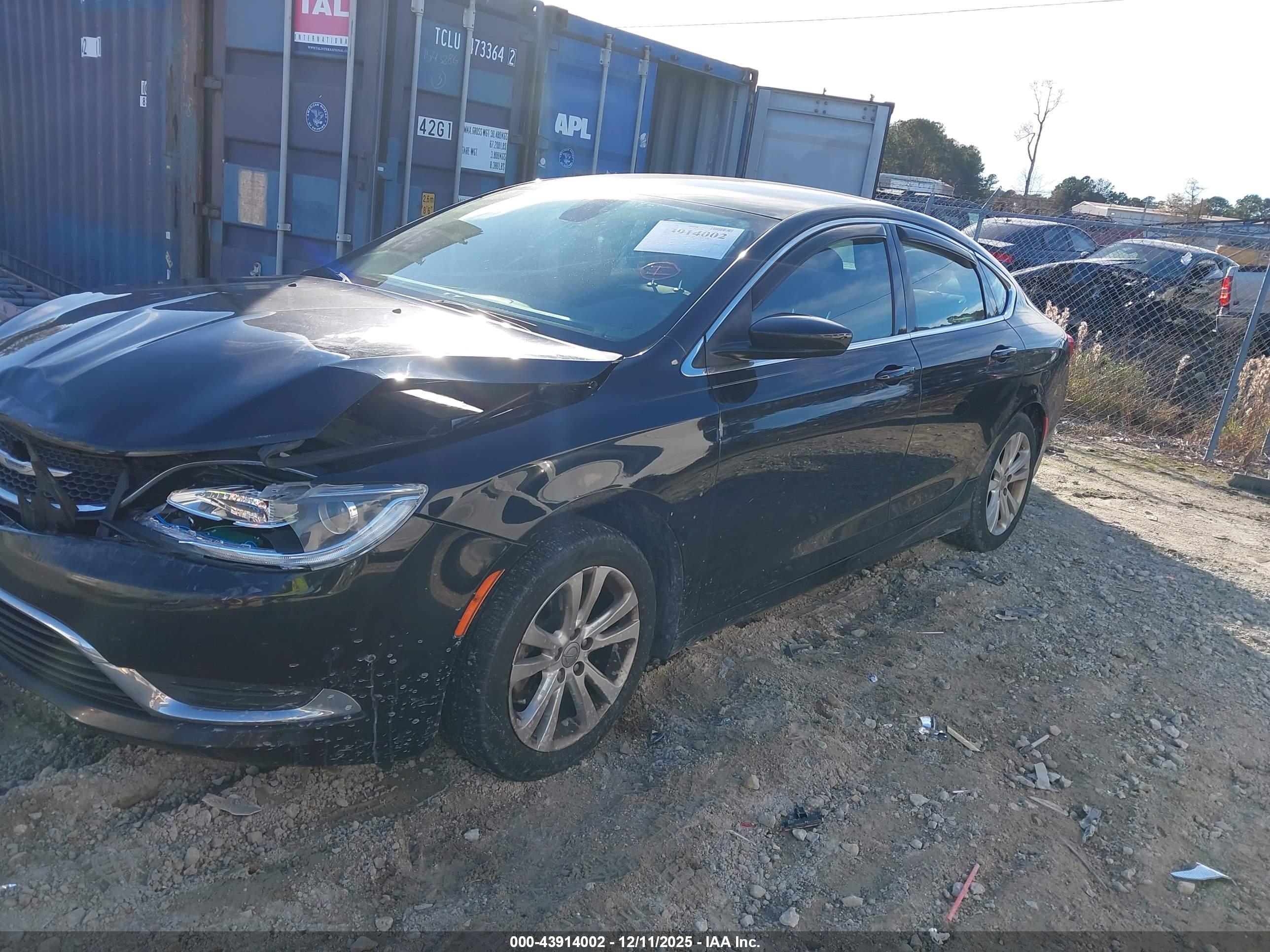 CHRYSLER 200 image 2
