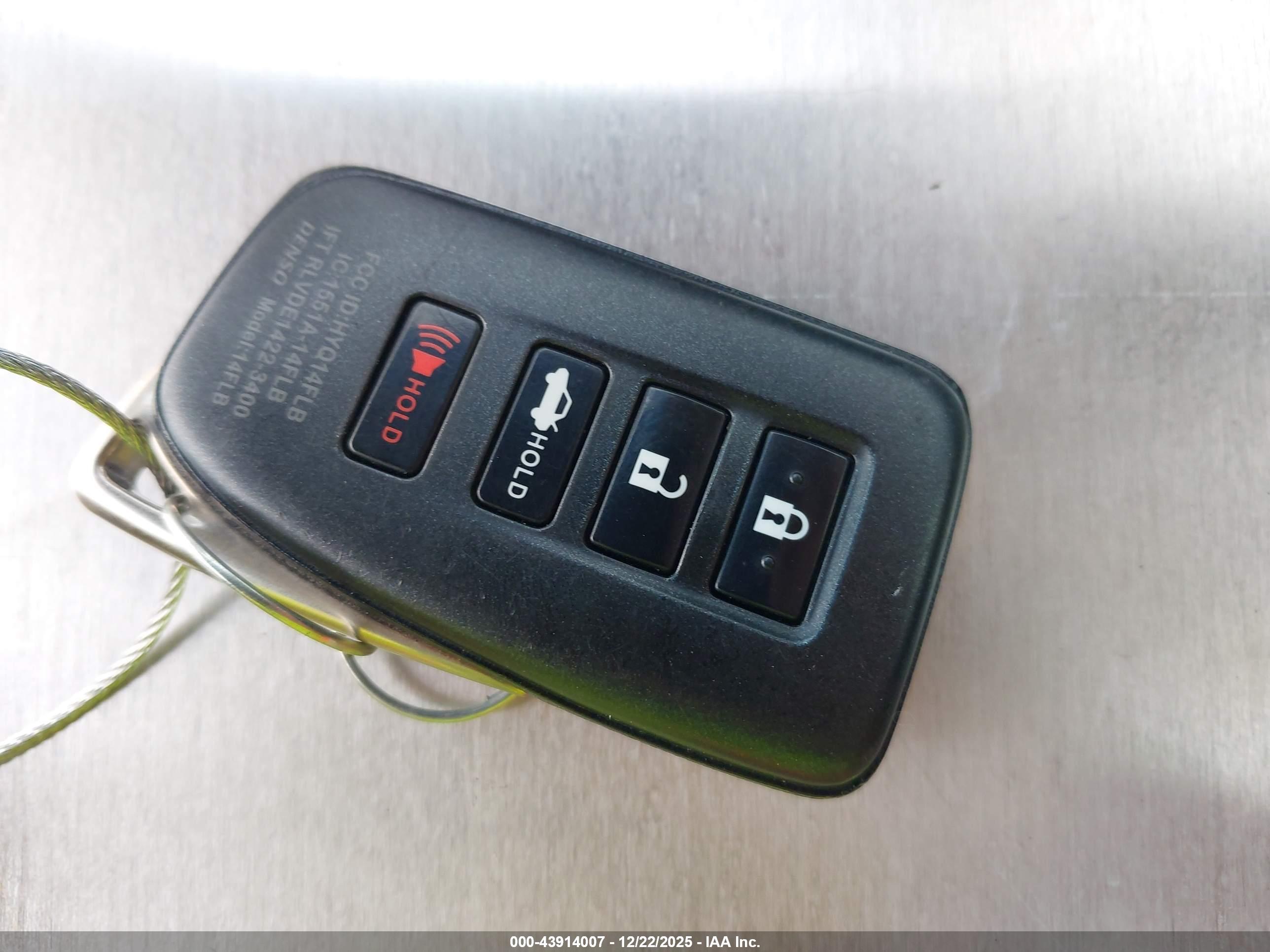 LEXUS IS image 11