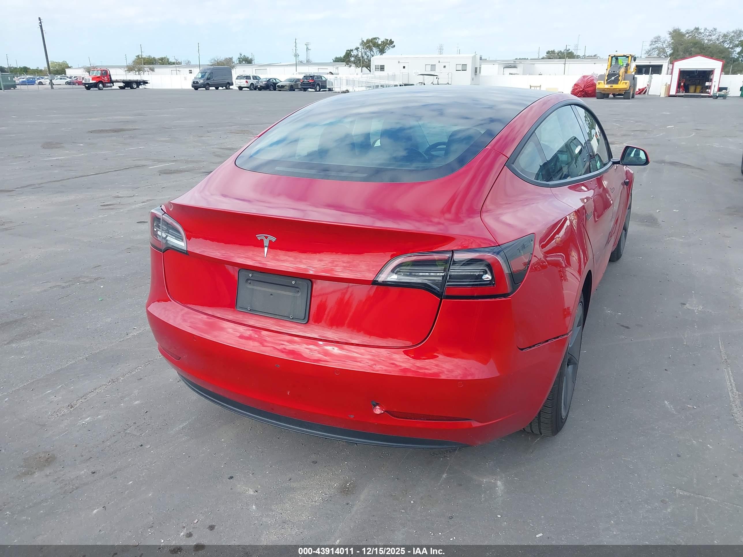 TESLA MODEL image 4