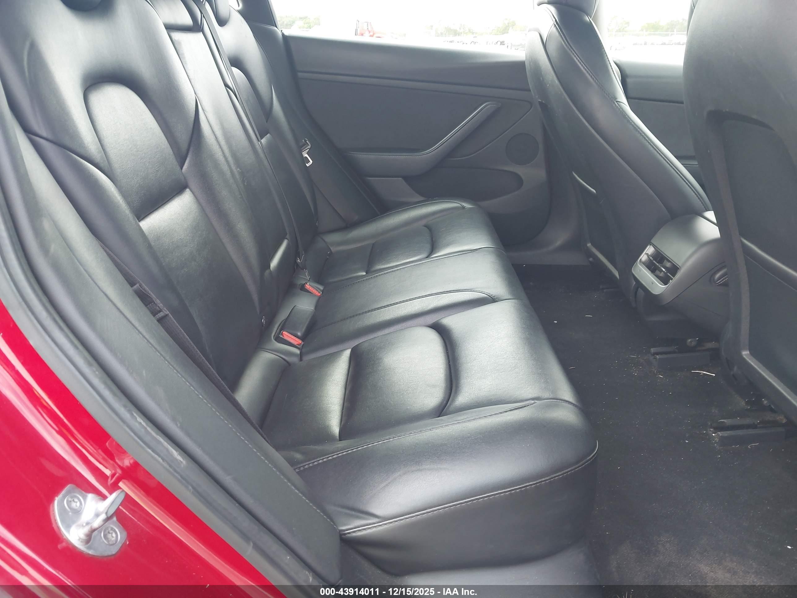 TESLA MODEL image 8