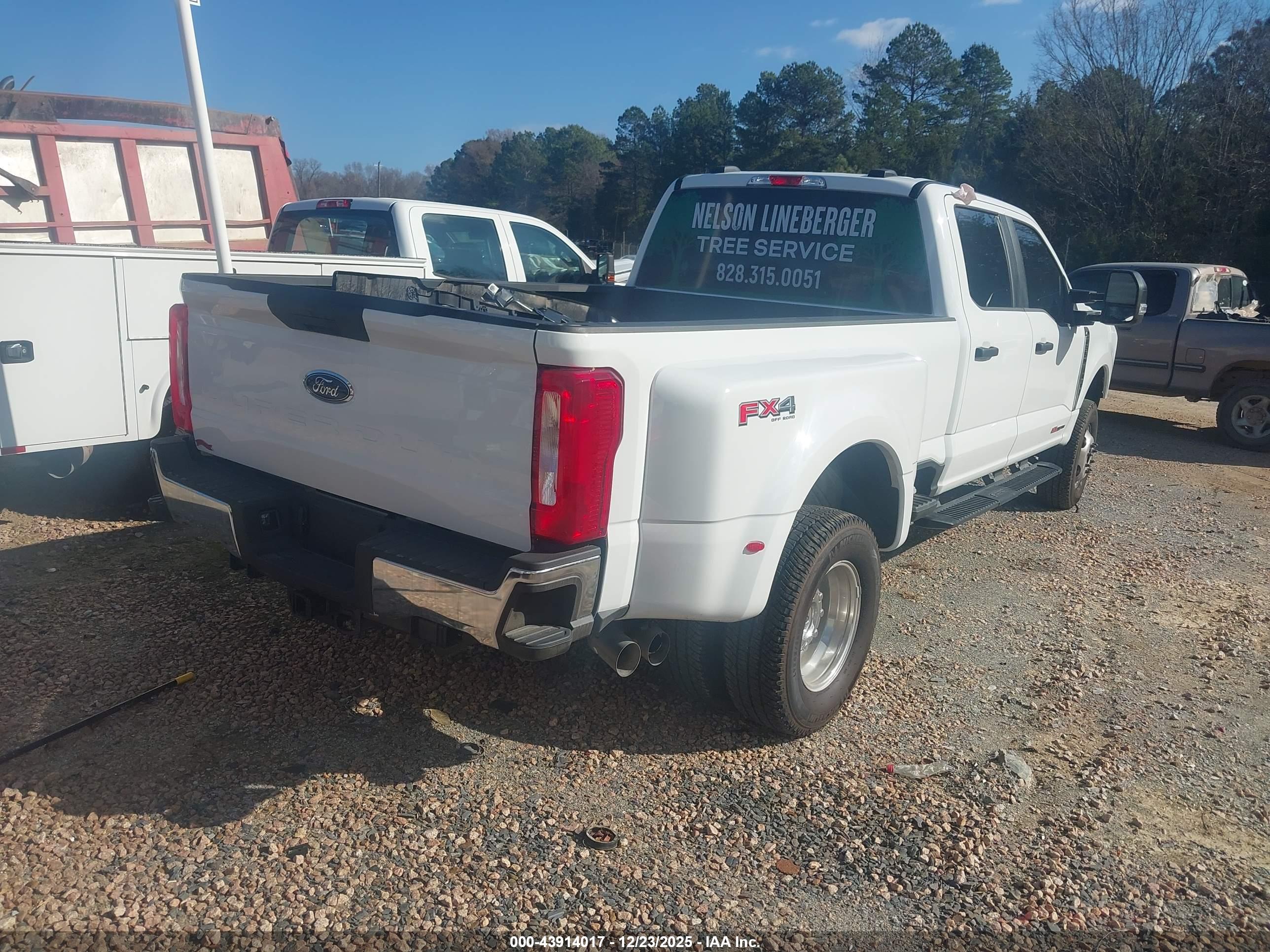 FORD F-350 image 4
