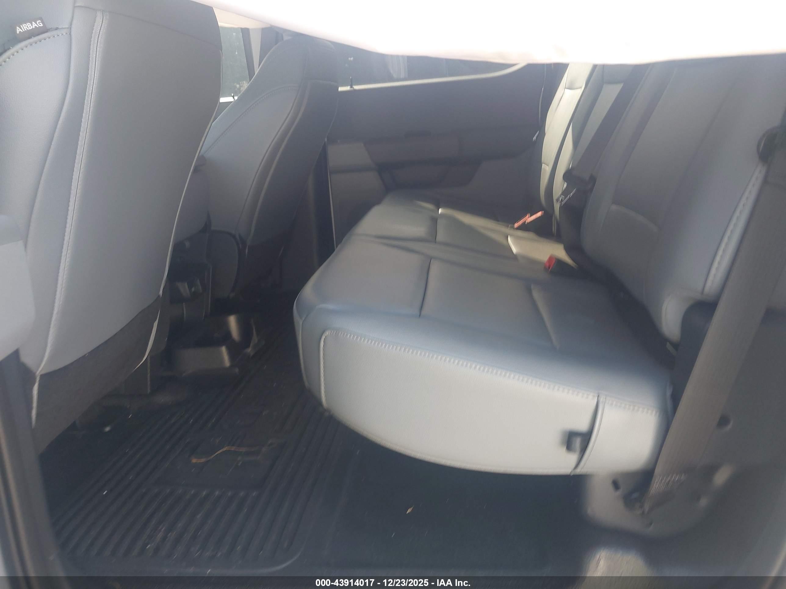 FORD F-350 image 8