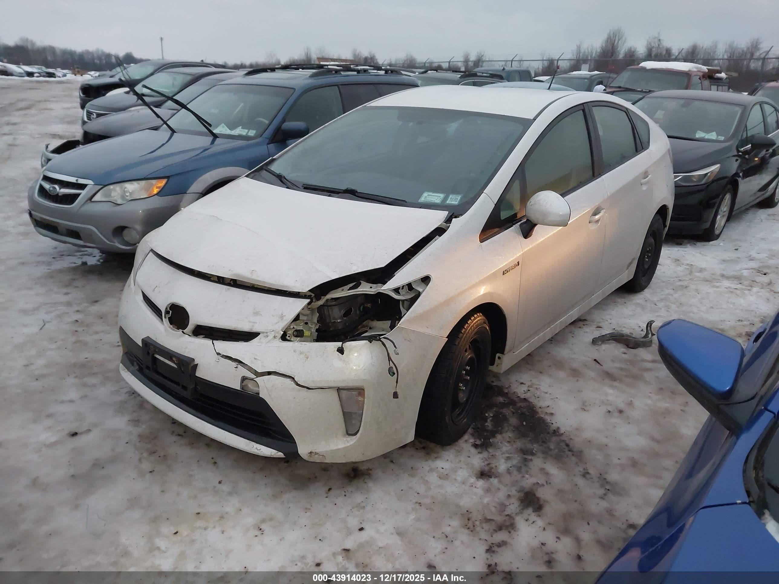 TOYOTA PRIUS image 2