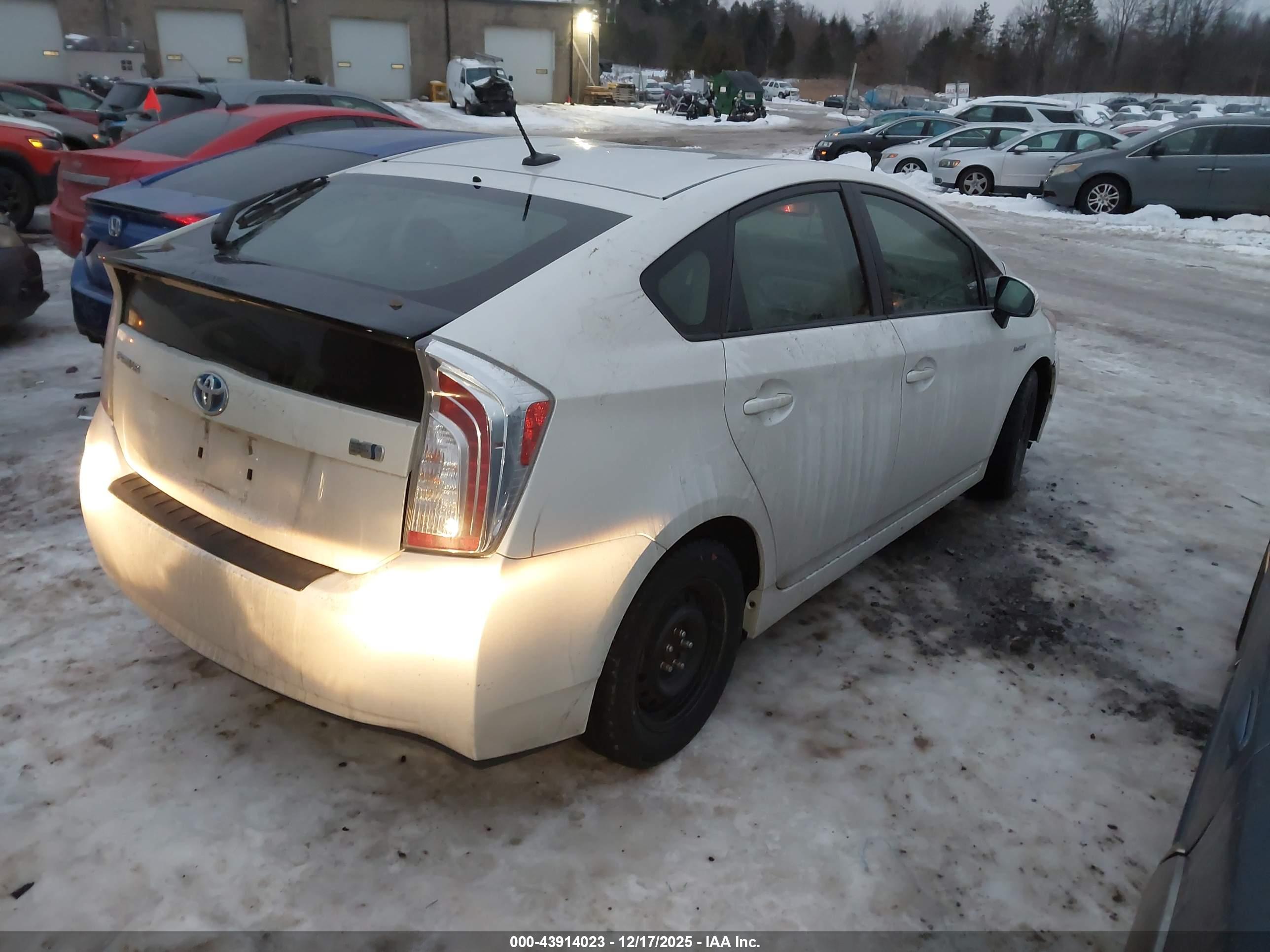 TOYOTA PRIUS image 4