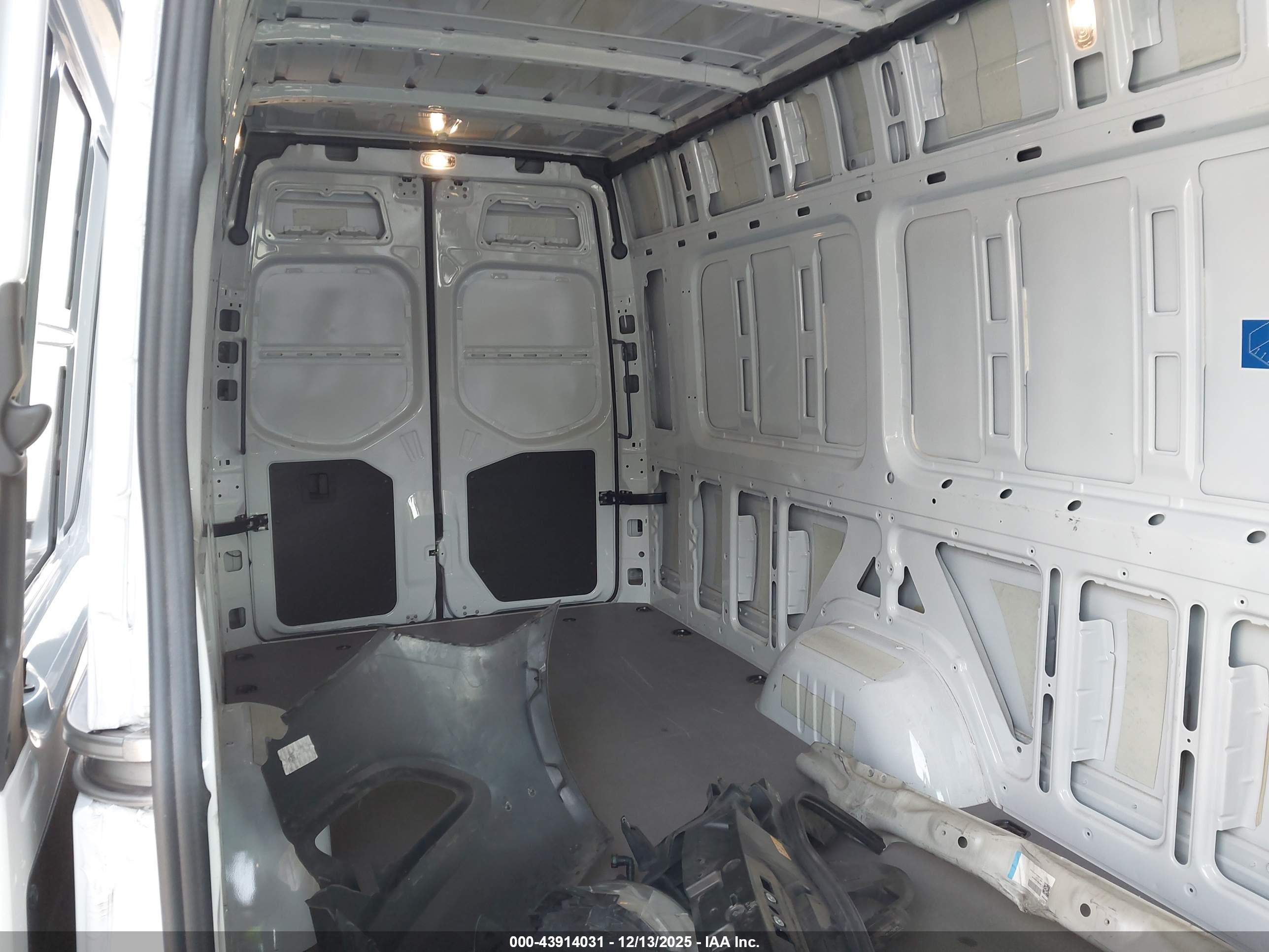 MERCEDES-BENZ SPRINTER image 8