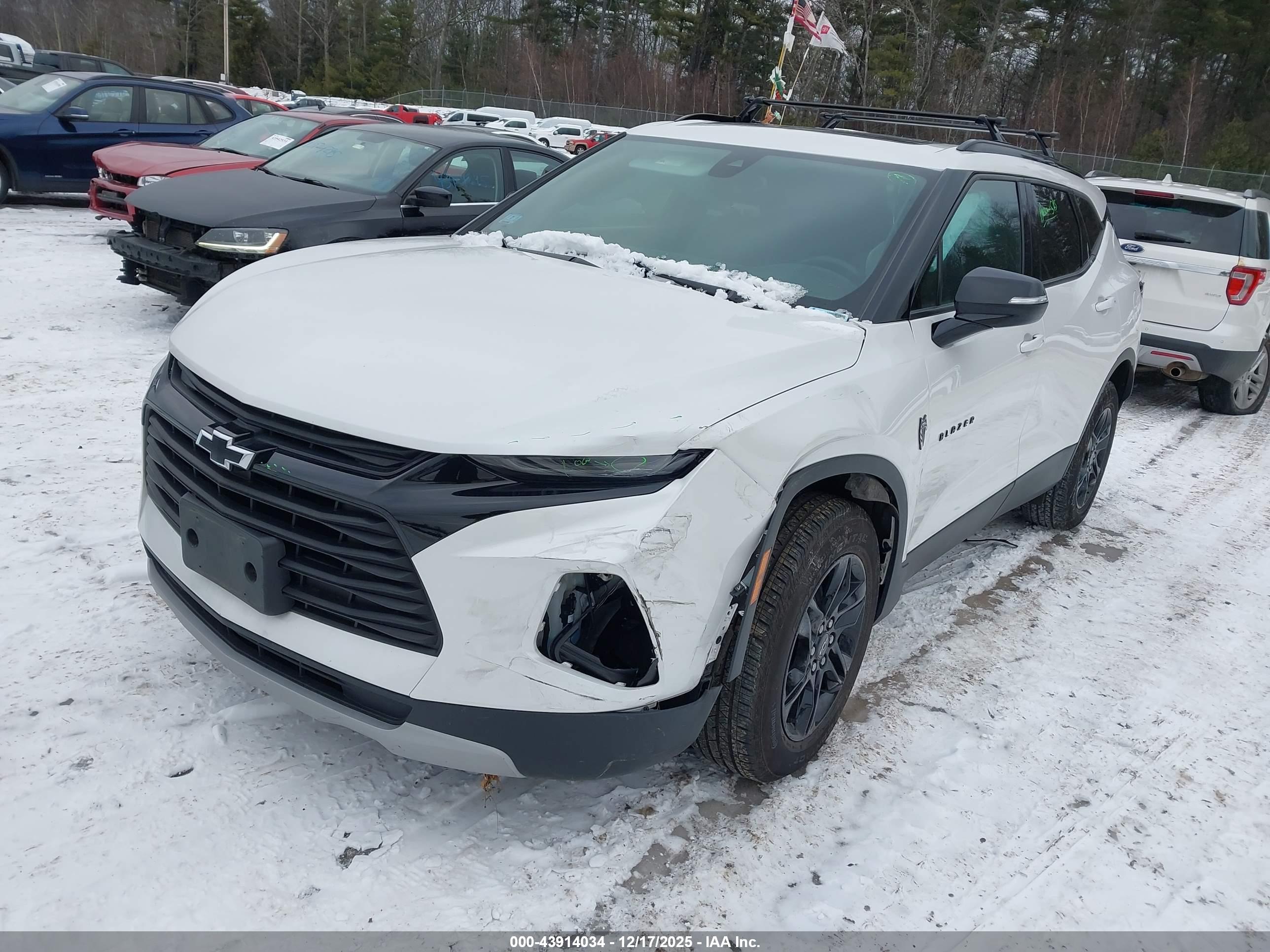CHEVROLET BLAZER image 2