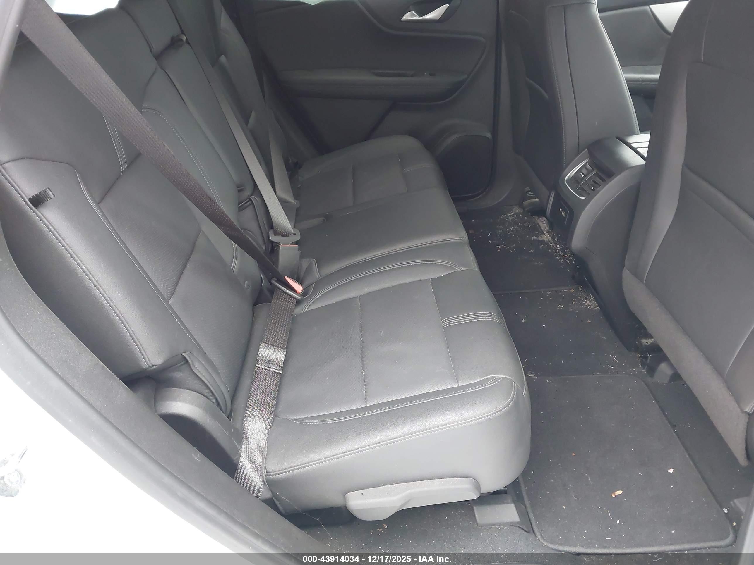 CHEVROLET BLAZER image 8