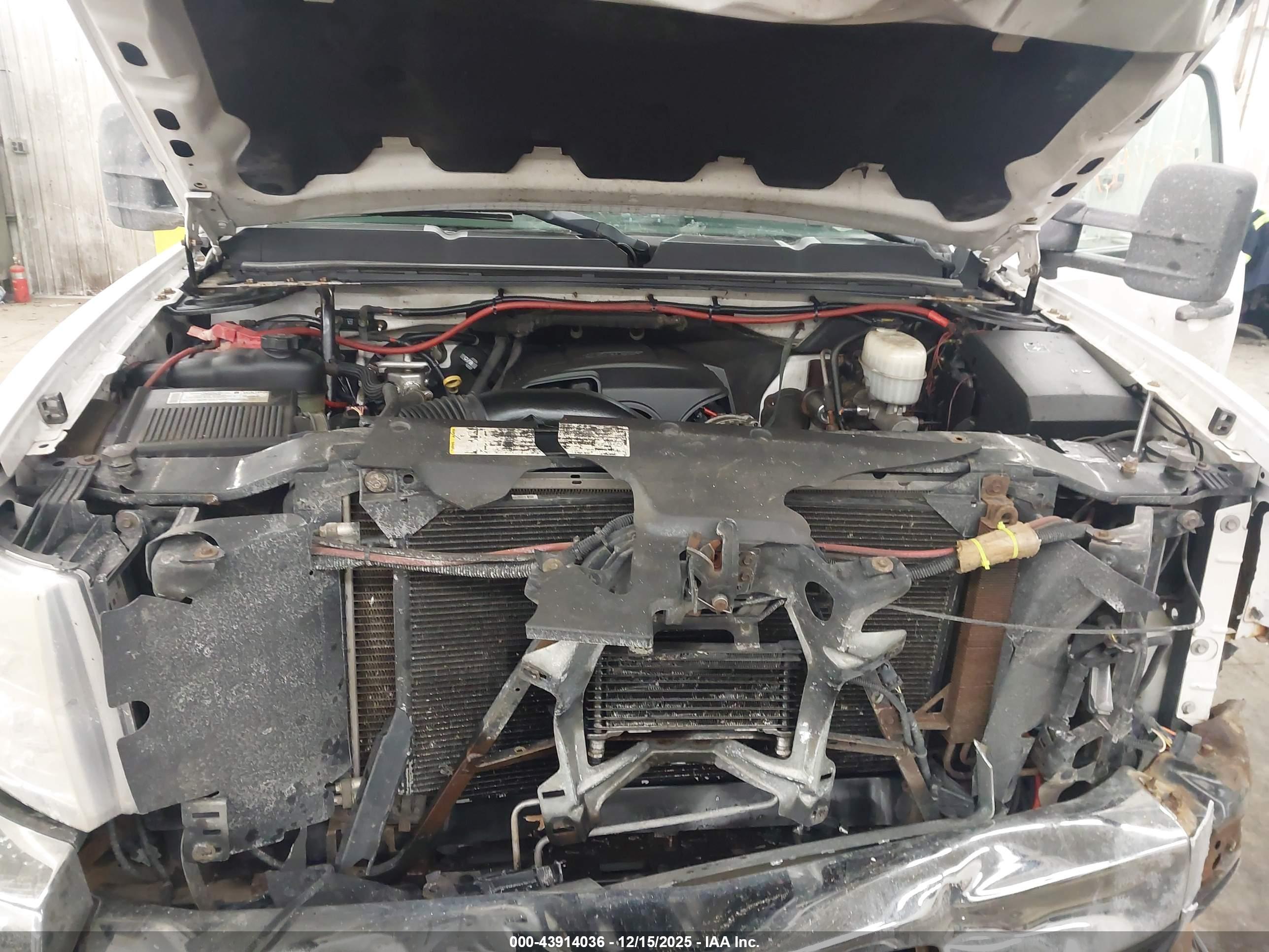 CHEVROLET SILVERADO image 10