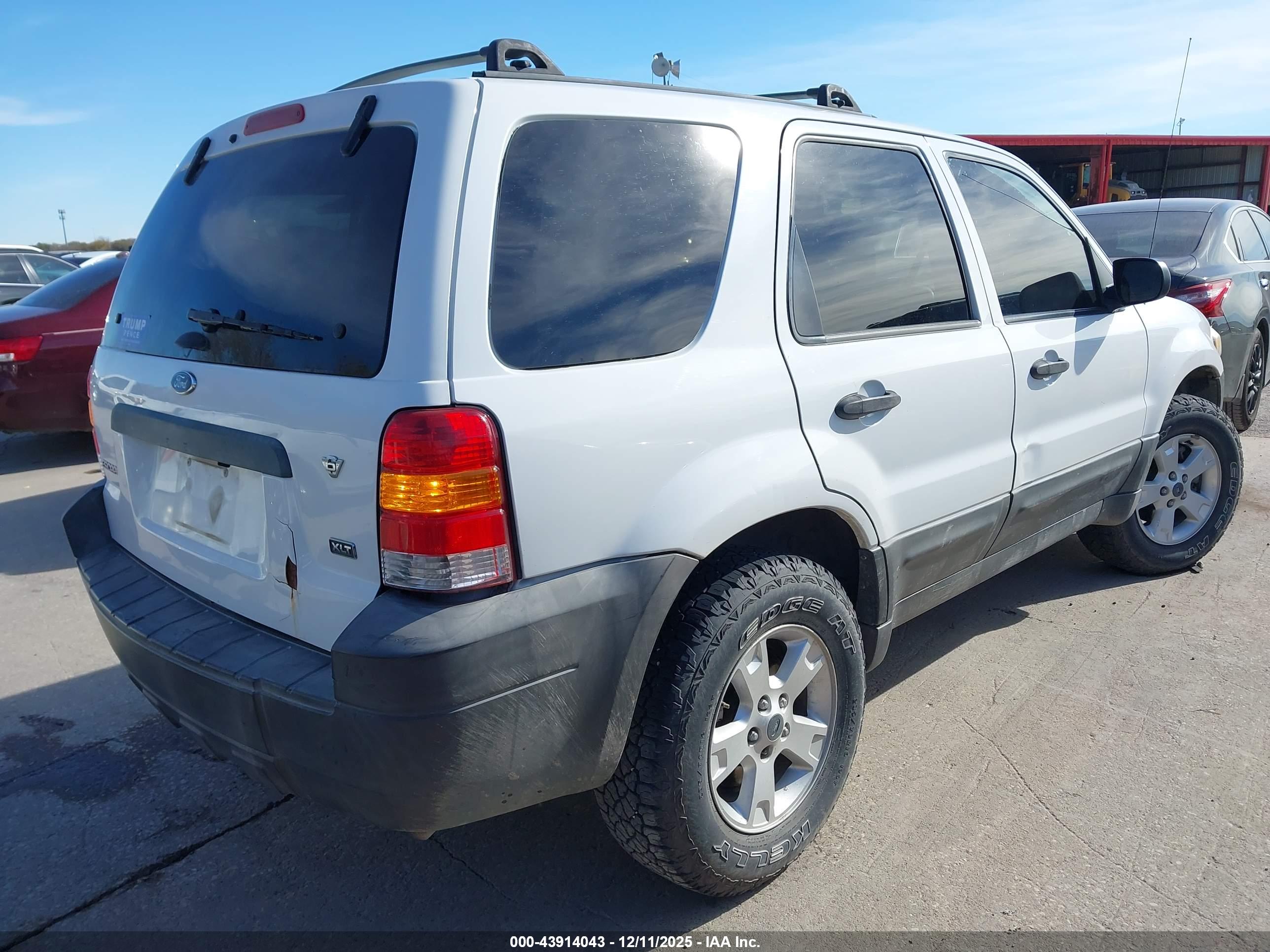 FORD ESCAPE image 4