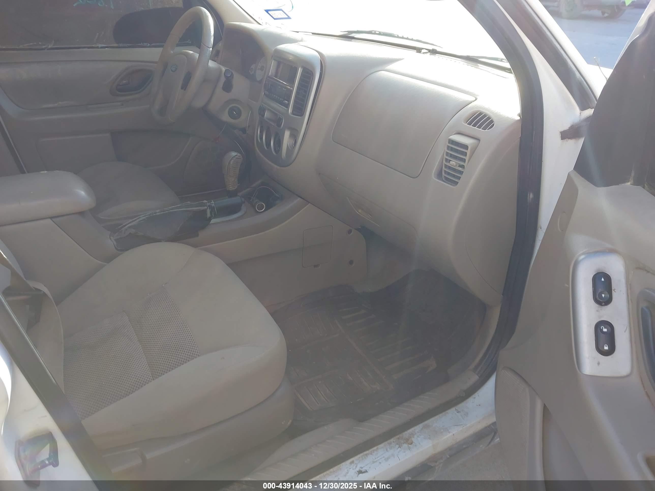 FORD ESCAPE image 5