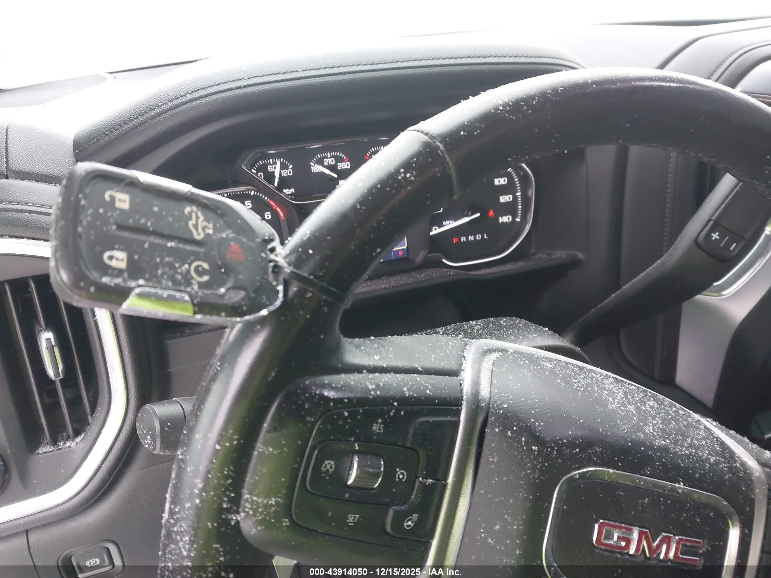 GMC SIERRA image 11