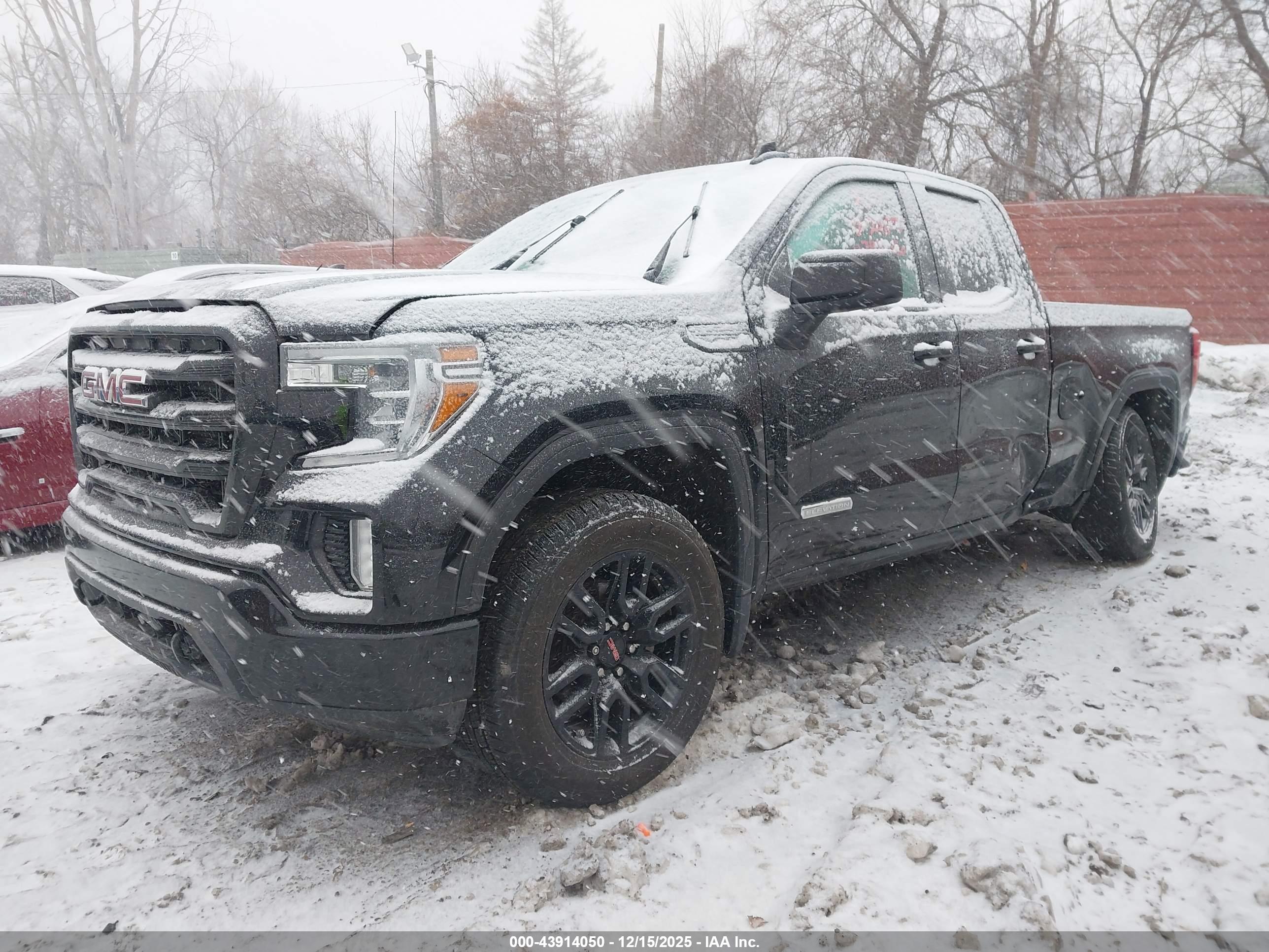 GMC SIERRA image 2