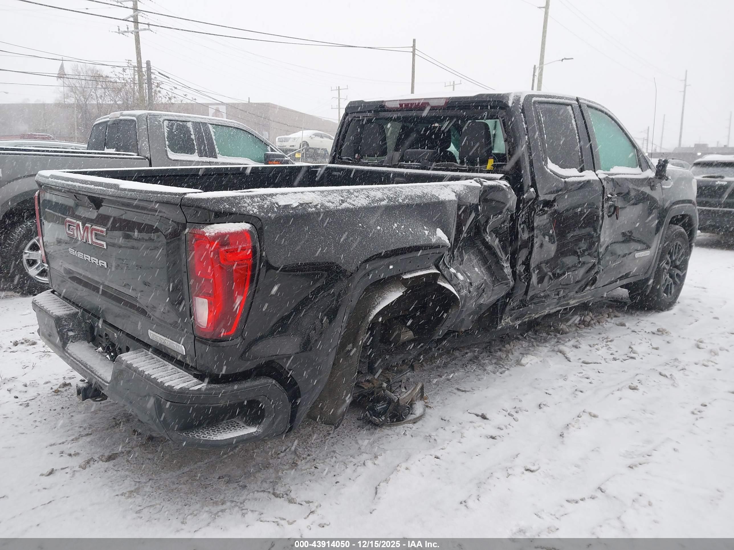 GMC SIERRA image 4