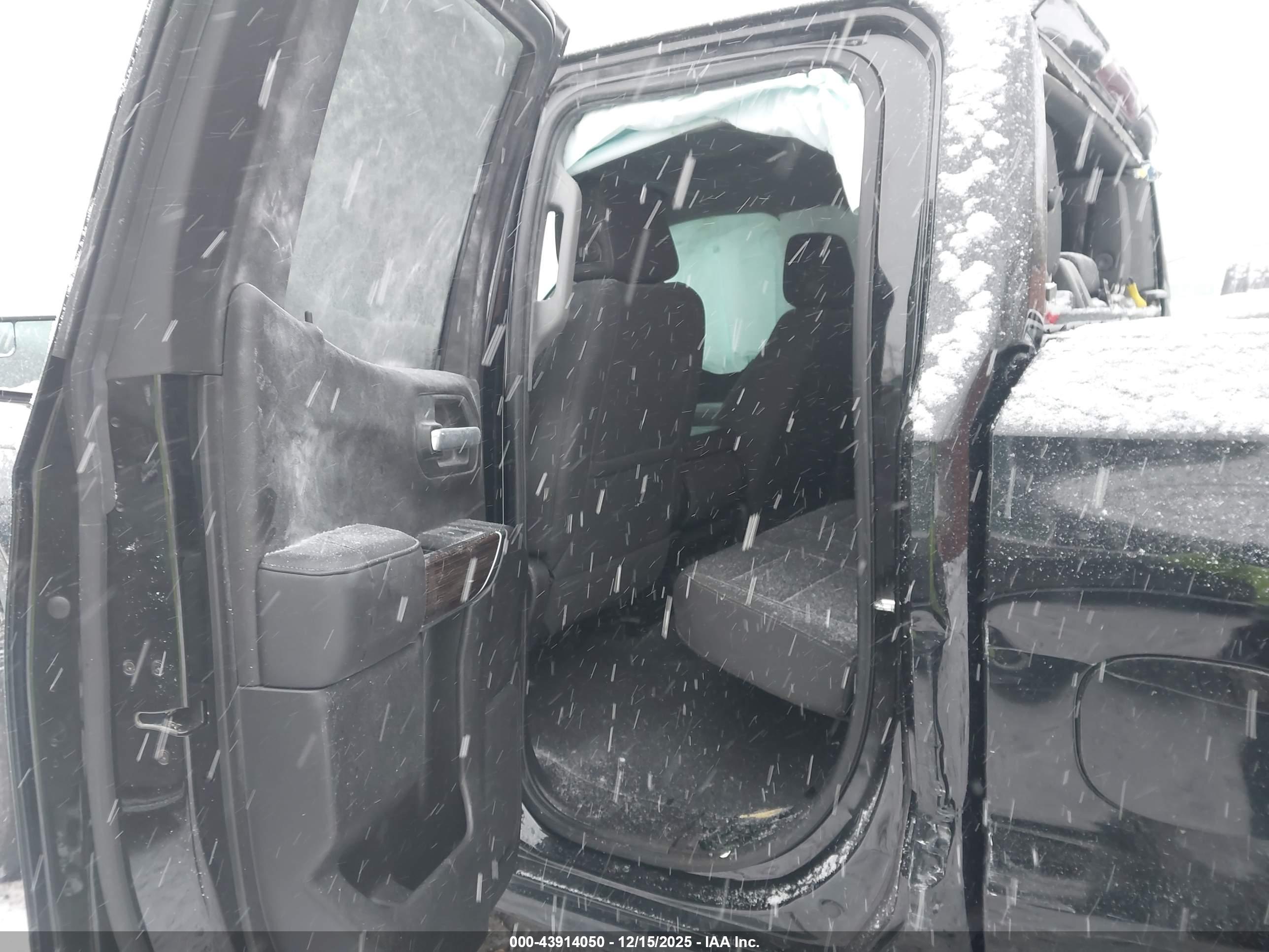 GMC SIERRA image 8