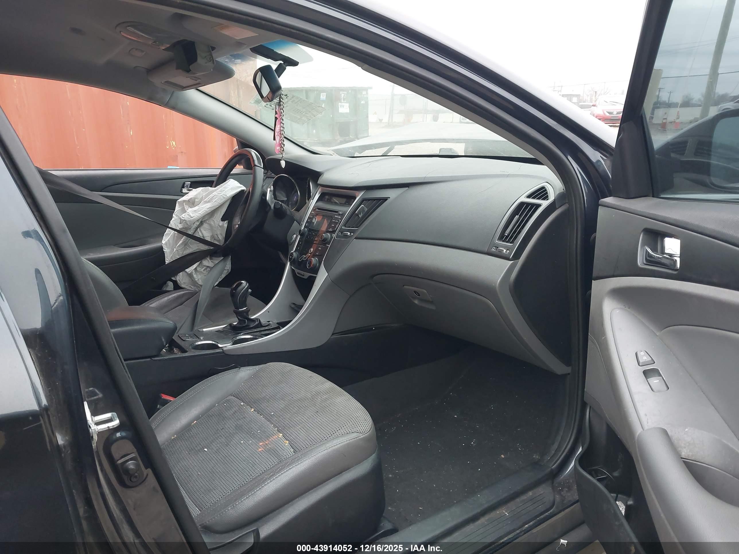 HYUNDAI SONATA image 5