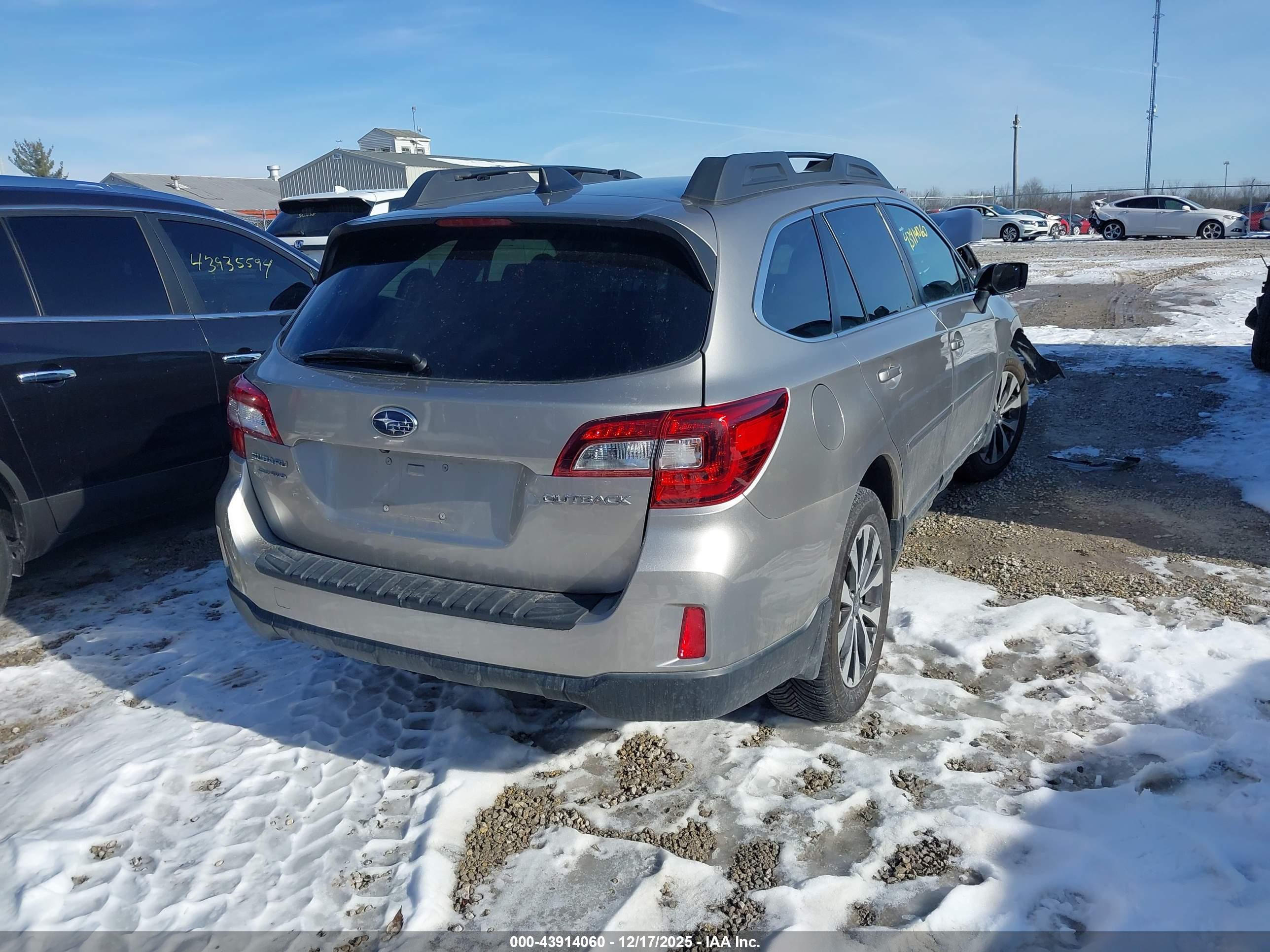 SUBARU OUTBACK image 4
