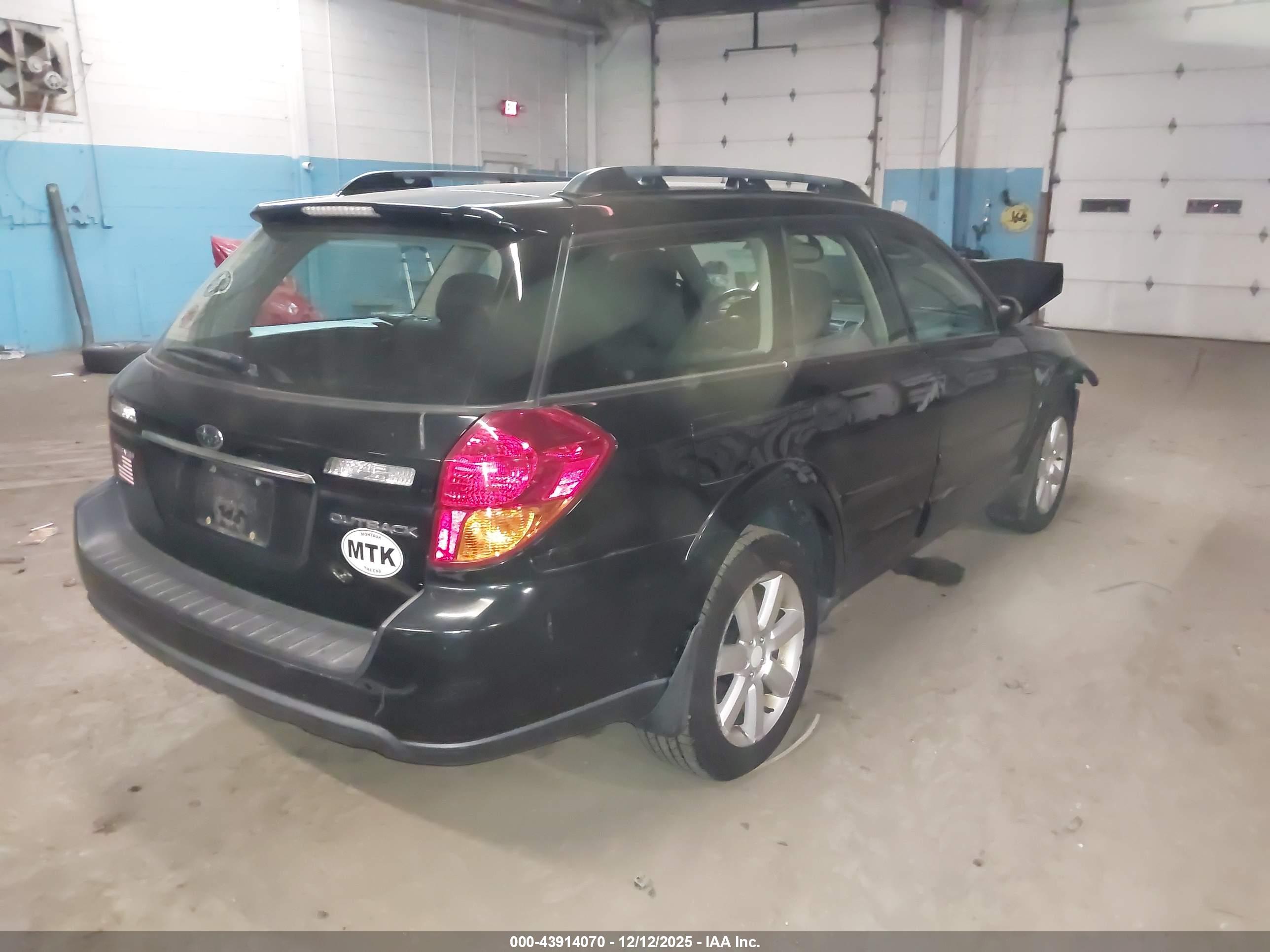 SUBARU OUTBACK image 4