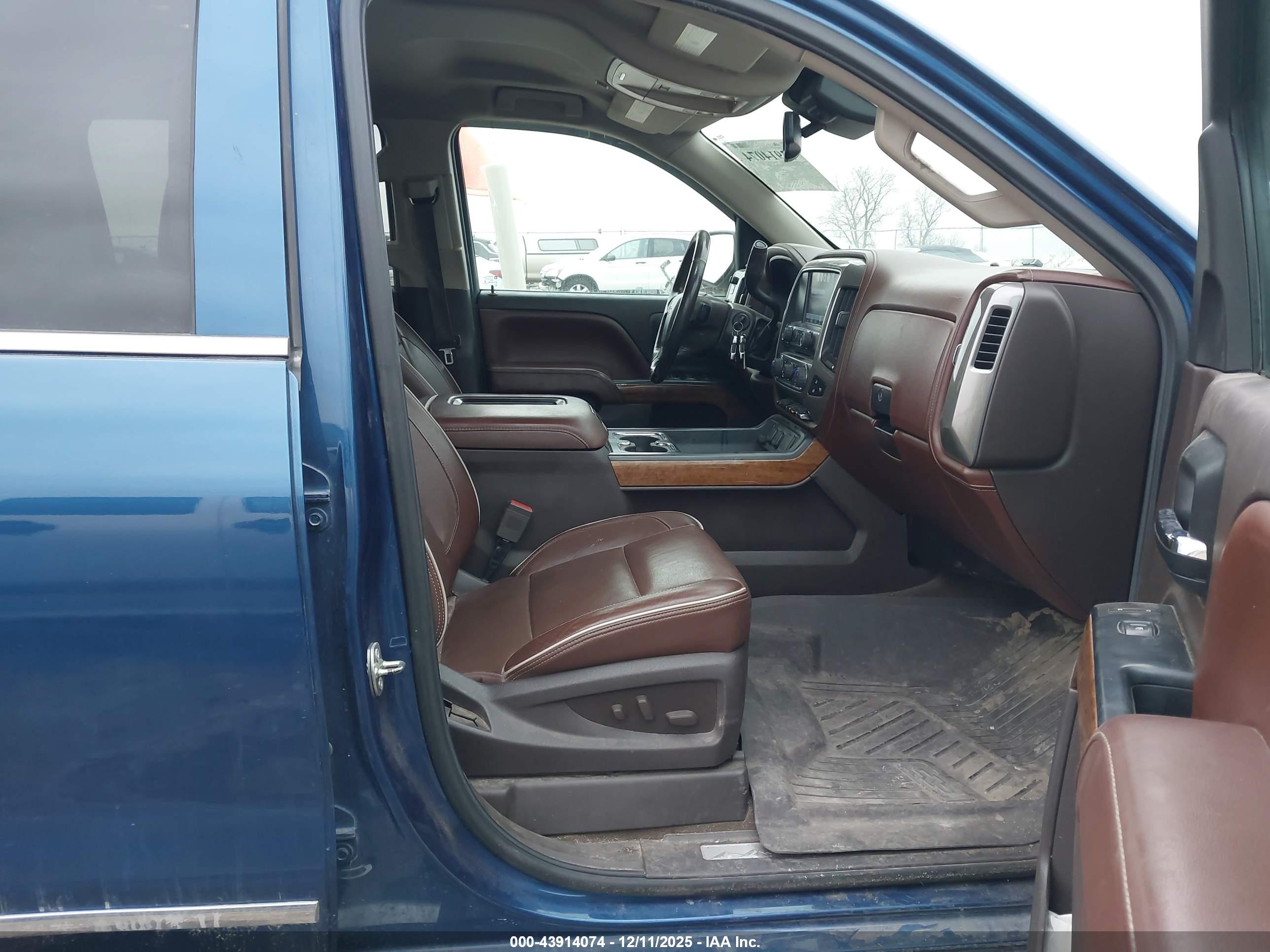 CHEVROLET SILVERADO image 5