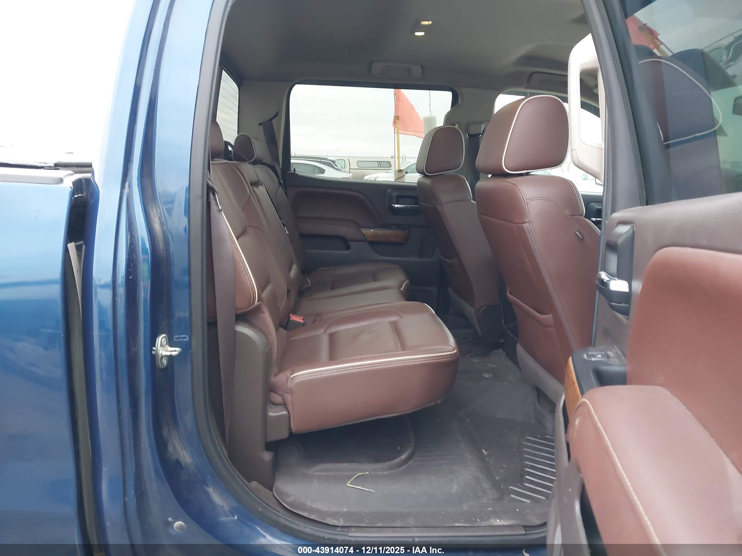CHEVROLET SILVERADO image 8