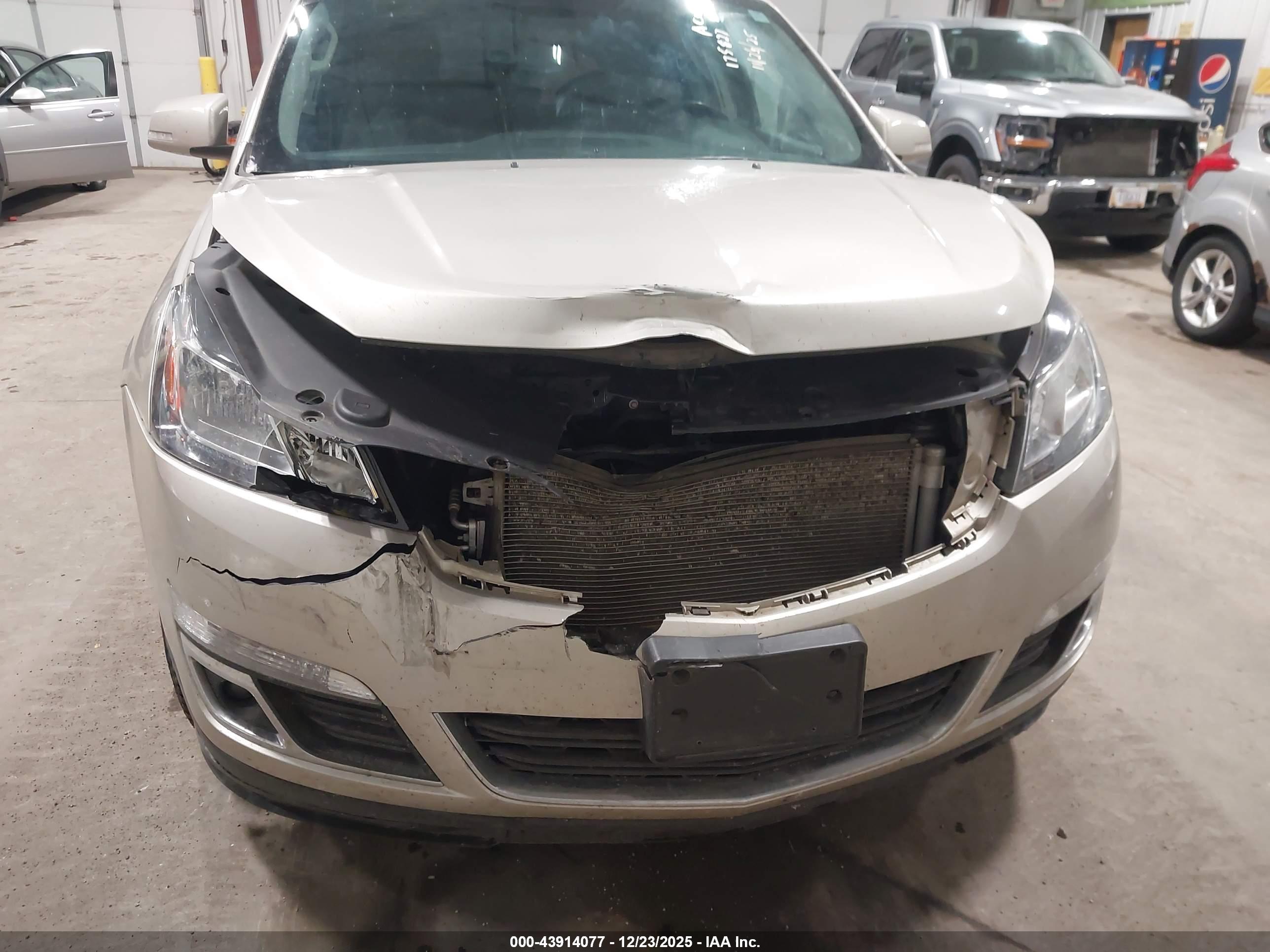 CHEVROLET TRAVERSE image 6
