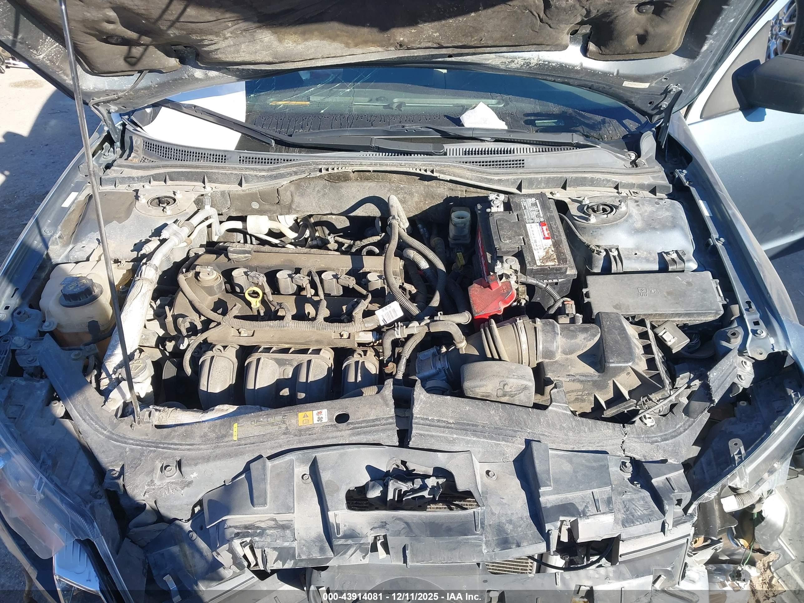 FORD FUSION image 10