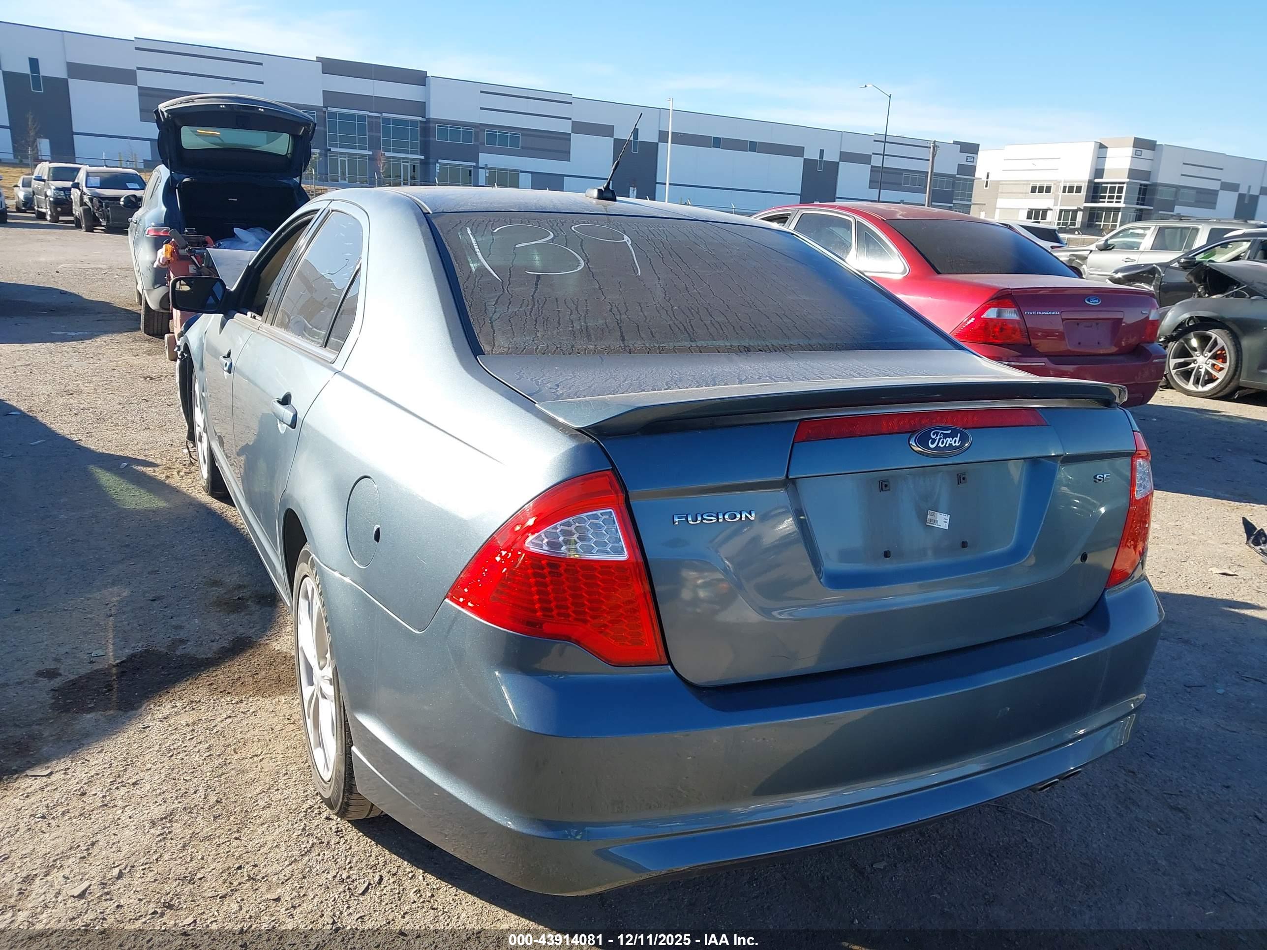 FORD FUSION image 3