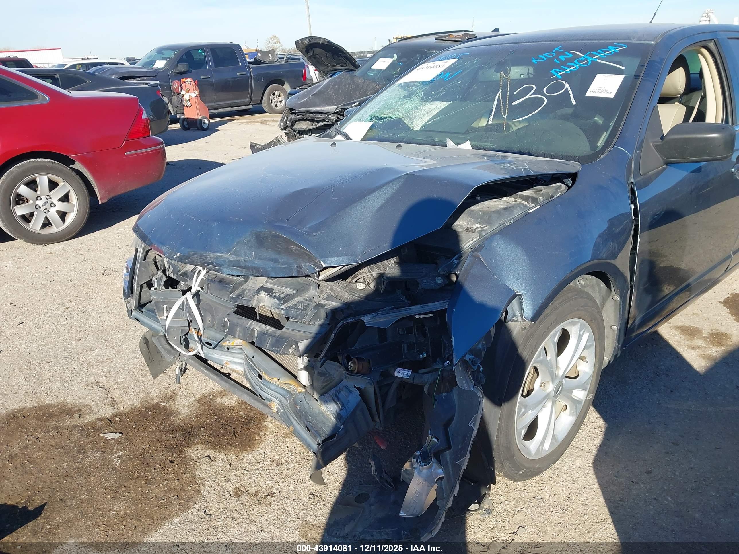 FORD FUSION image 6