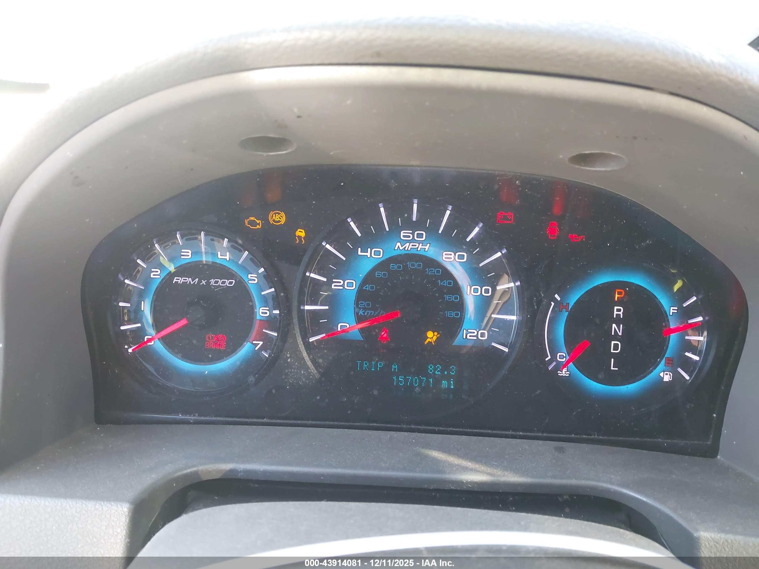 FORD FUSION image 7