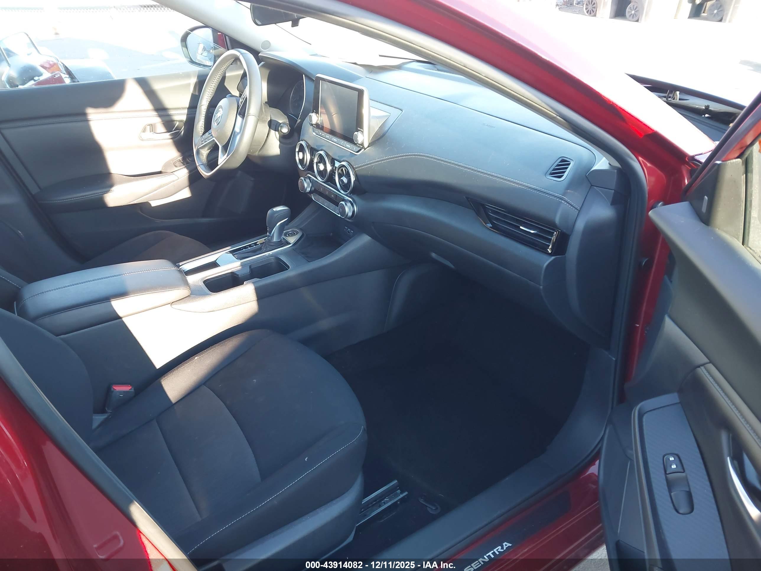NISSAN SENTRA image 5